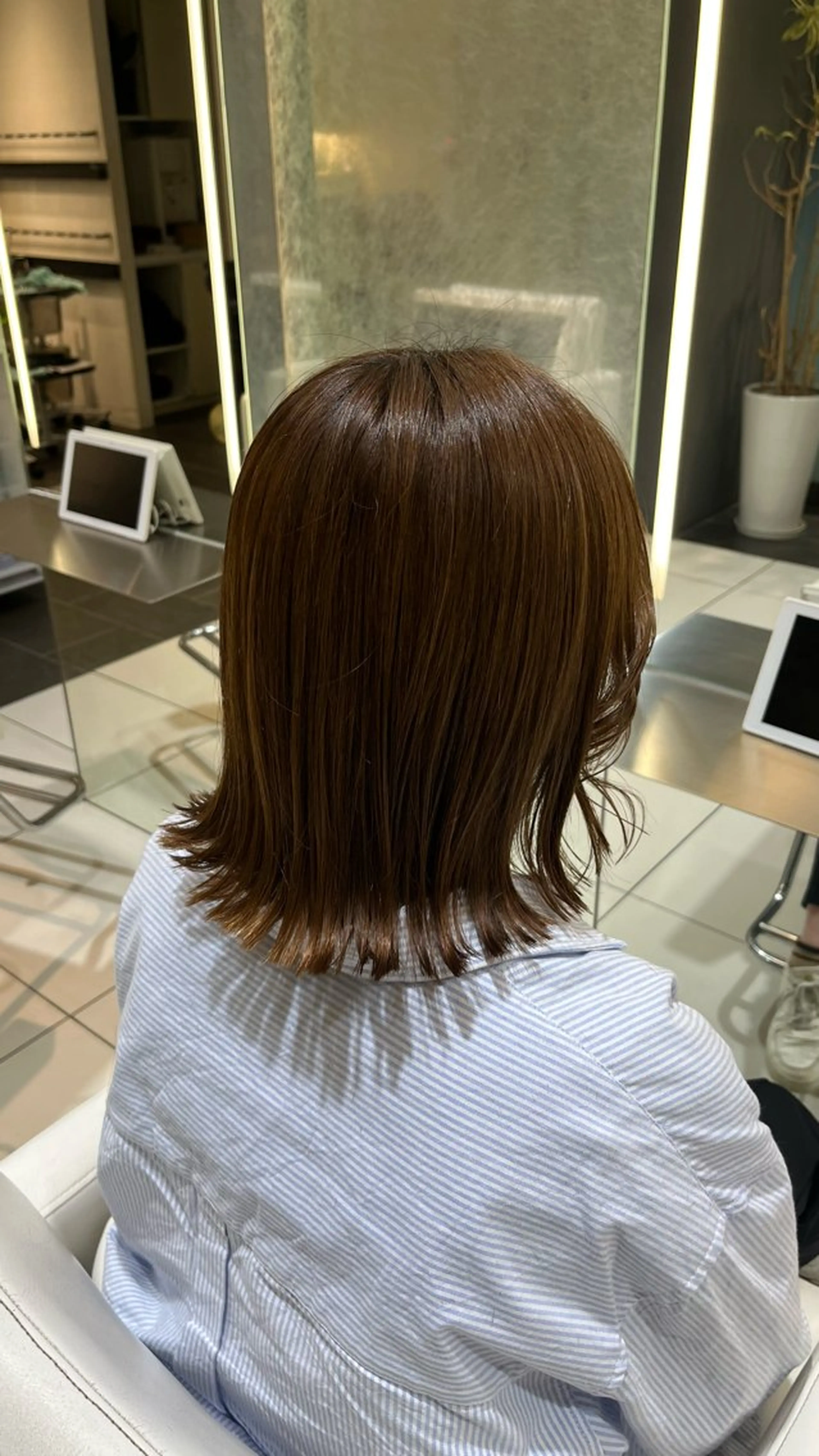 ミディアム 切りっぱなしボブ ボブ 外ハネヘア 保坂 萌歌のヘアスタイル