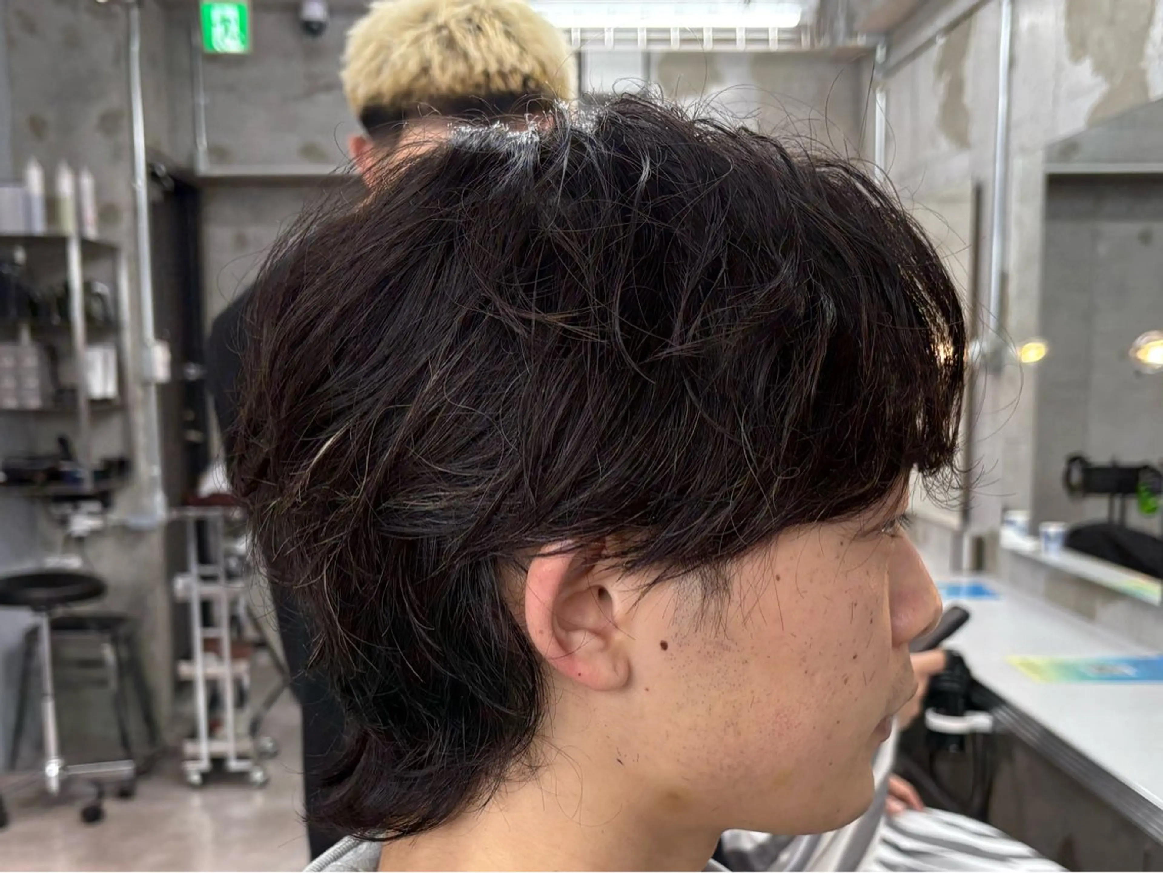 ミディアム ミディアムパーマ くせ毛 青栁 甲太のヘアスタイル