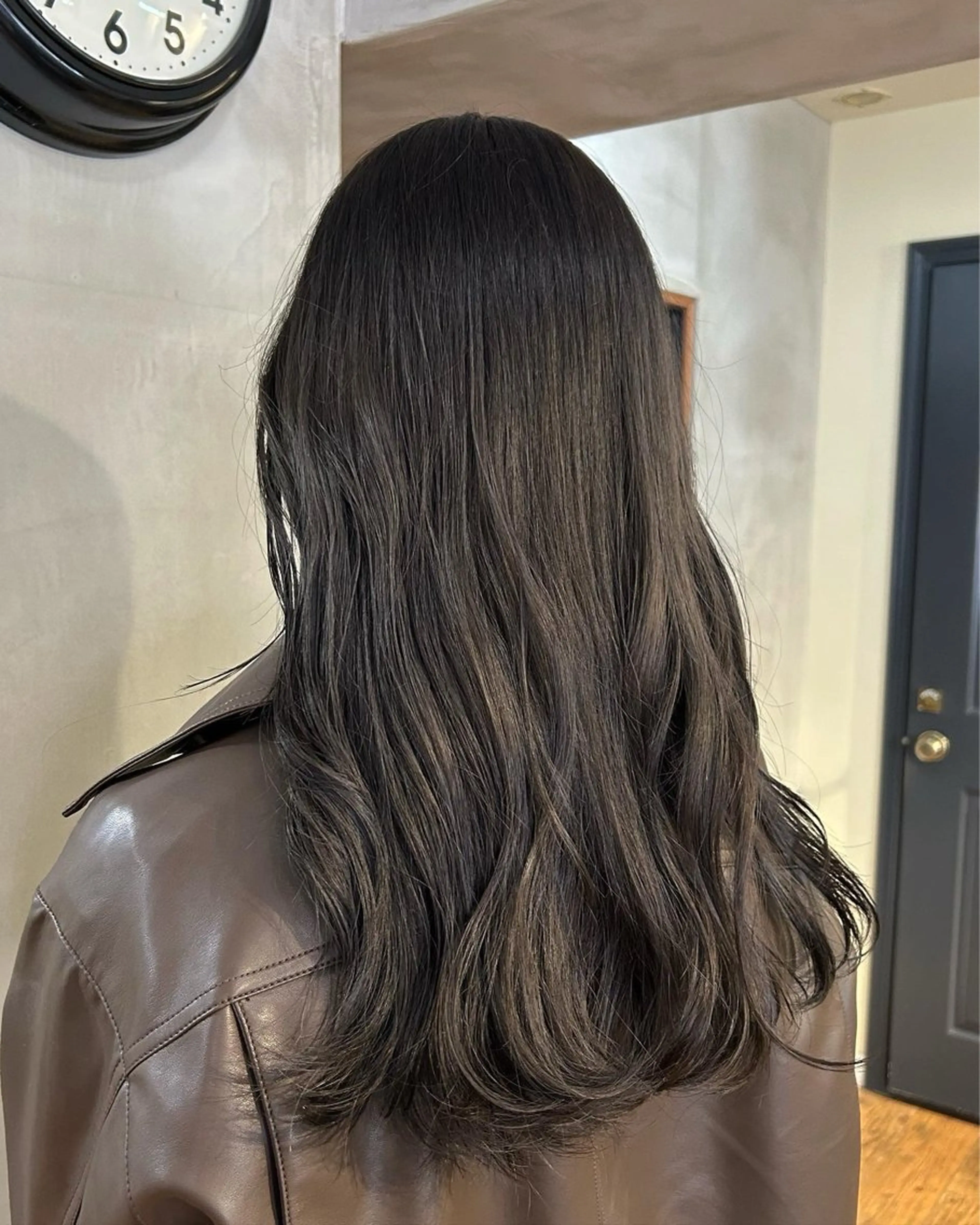ロング カラー グレージュ きよまつ みさきのヘアスタイル