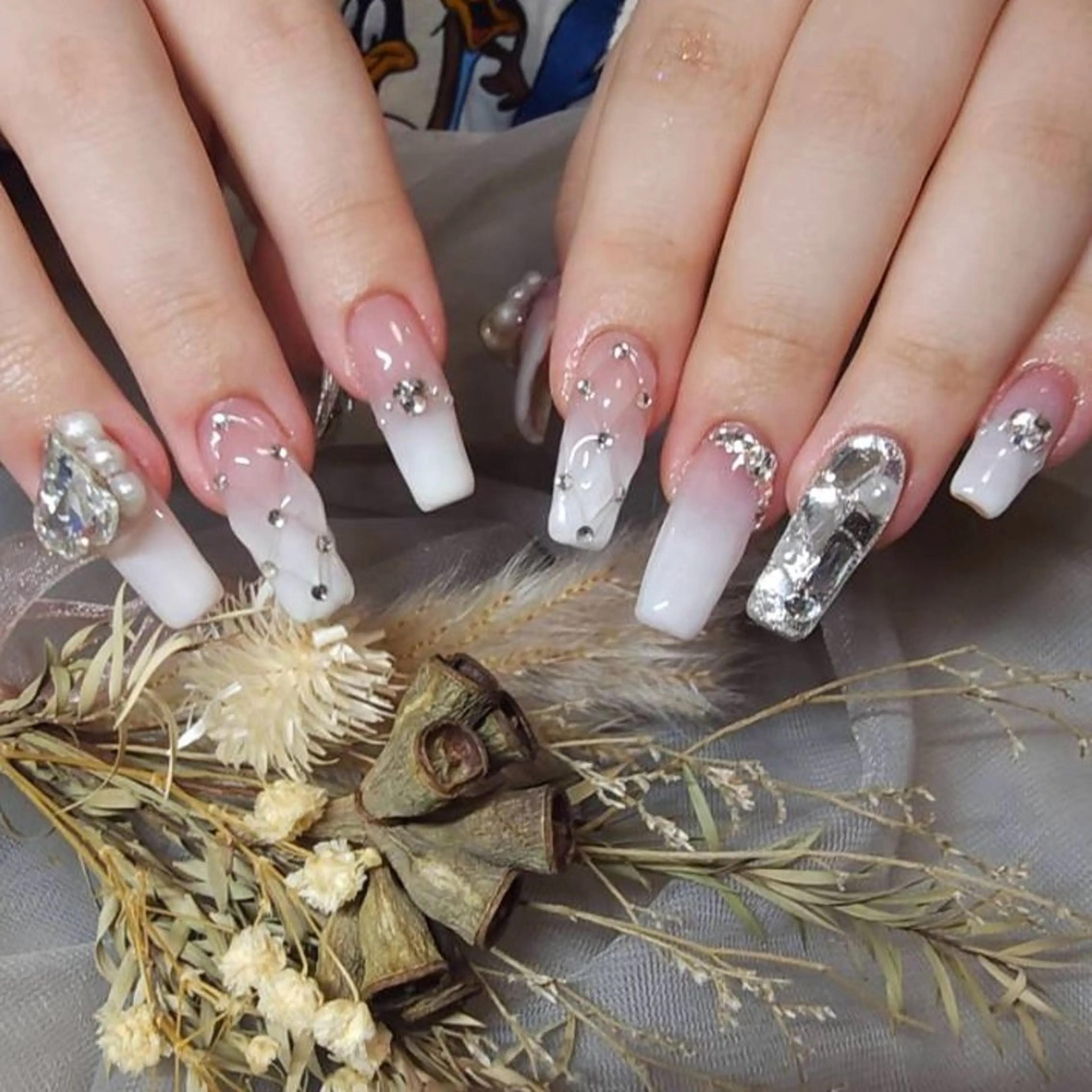 ネイル ハンドネイル Moon  Nail /栄　大須のネイルデザイン