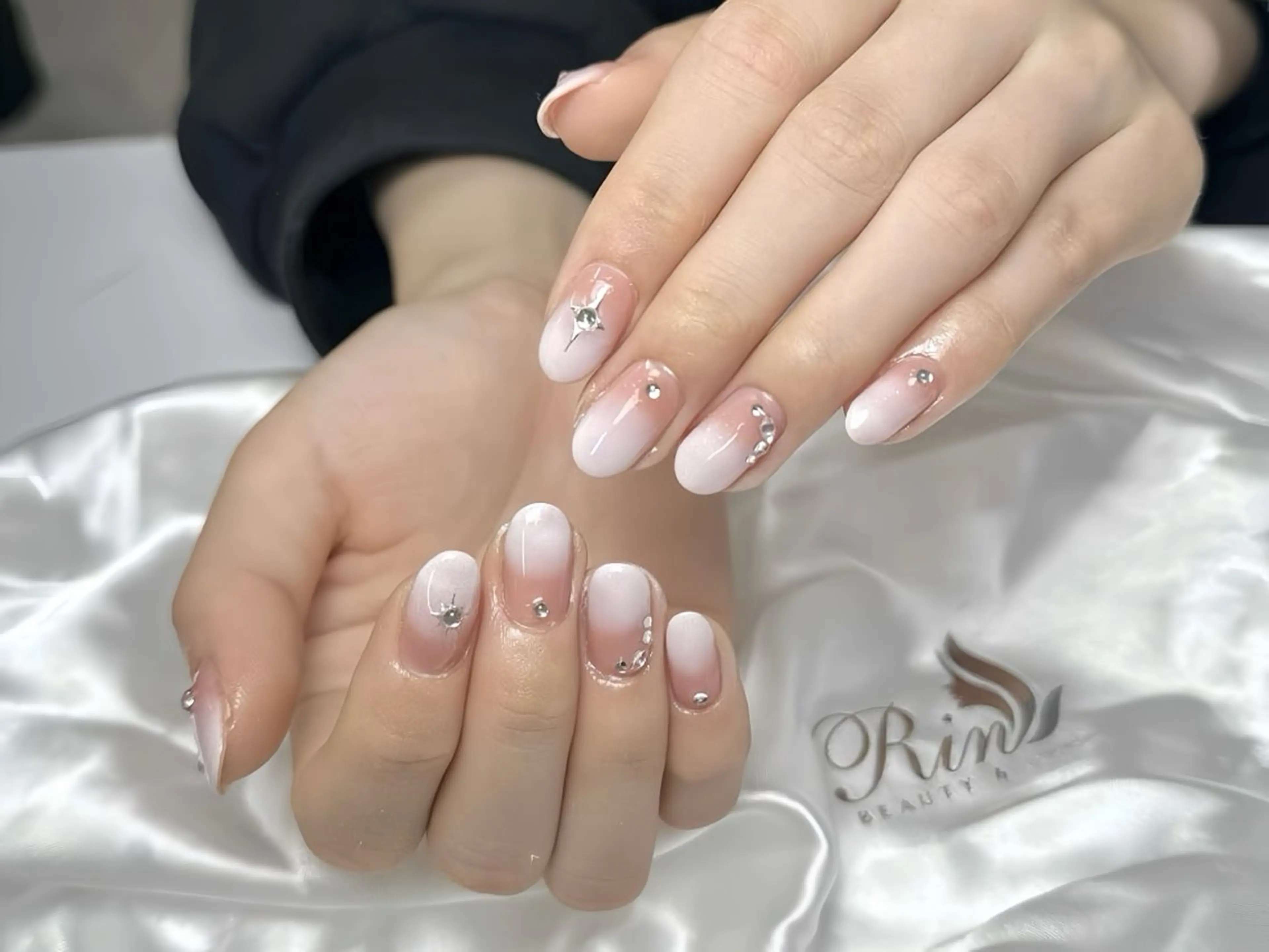 ネイル アニマル柄 ボルドー ブラウン チークネイル フレンチネイル ハンドネイル Rin Nailのネイルデザイン