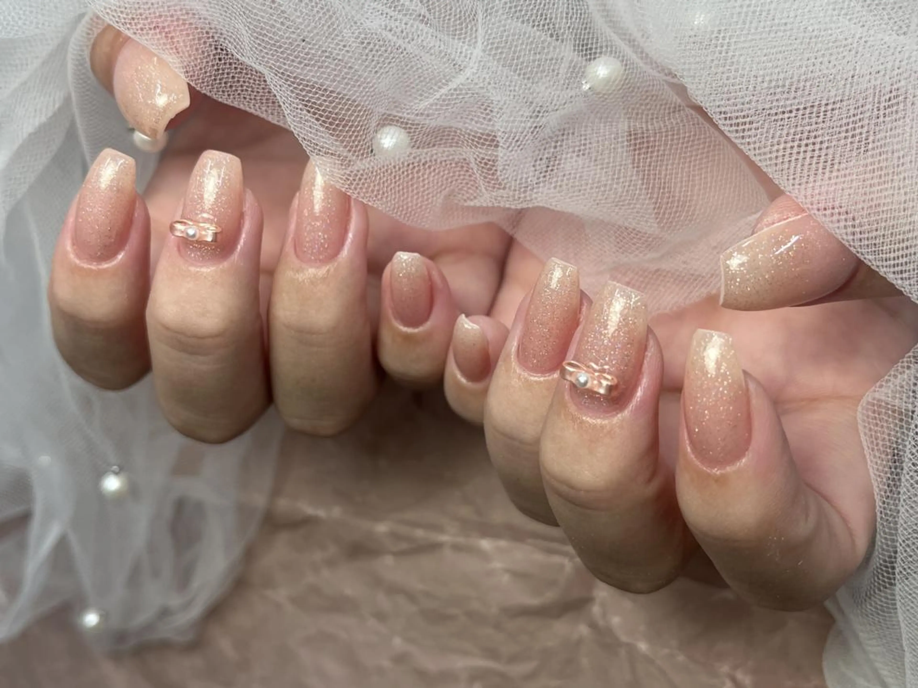 ネイル ラメ(グリッター) オフィスネイル シンプルネイル ブライダルネイル ハンドネイル ToliyDeliy Nail Salonのネイルデザイン