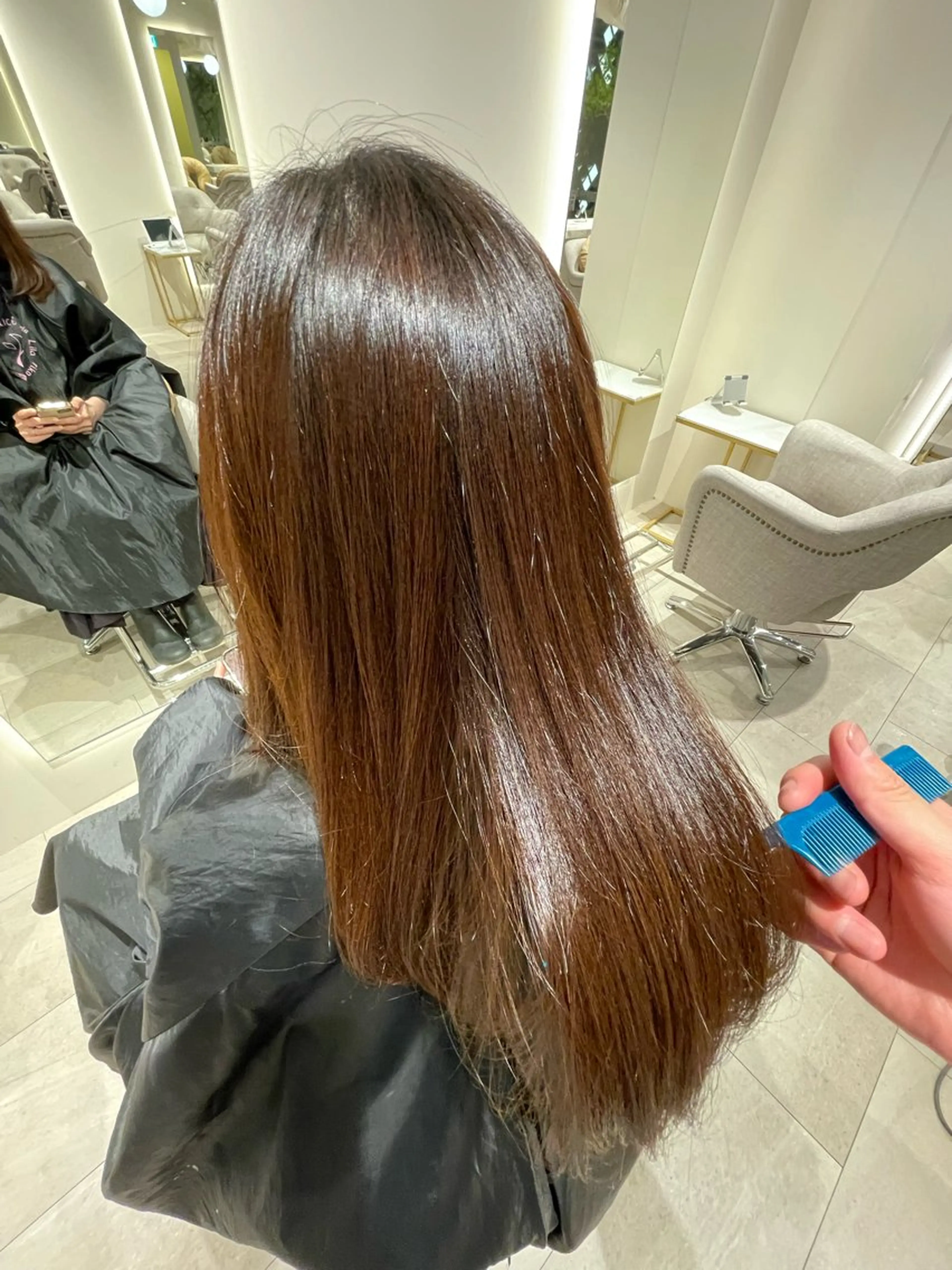 セミロング 根本 彩永のヘアスタイル