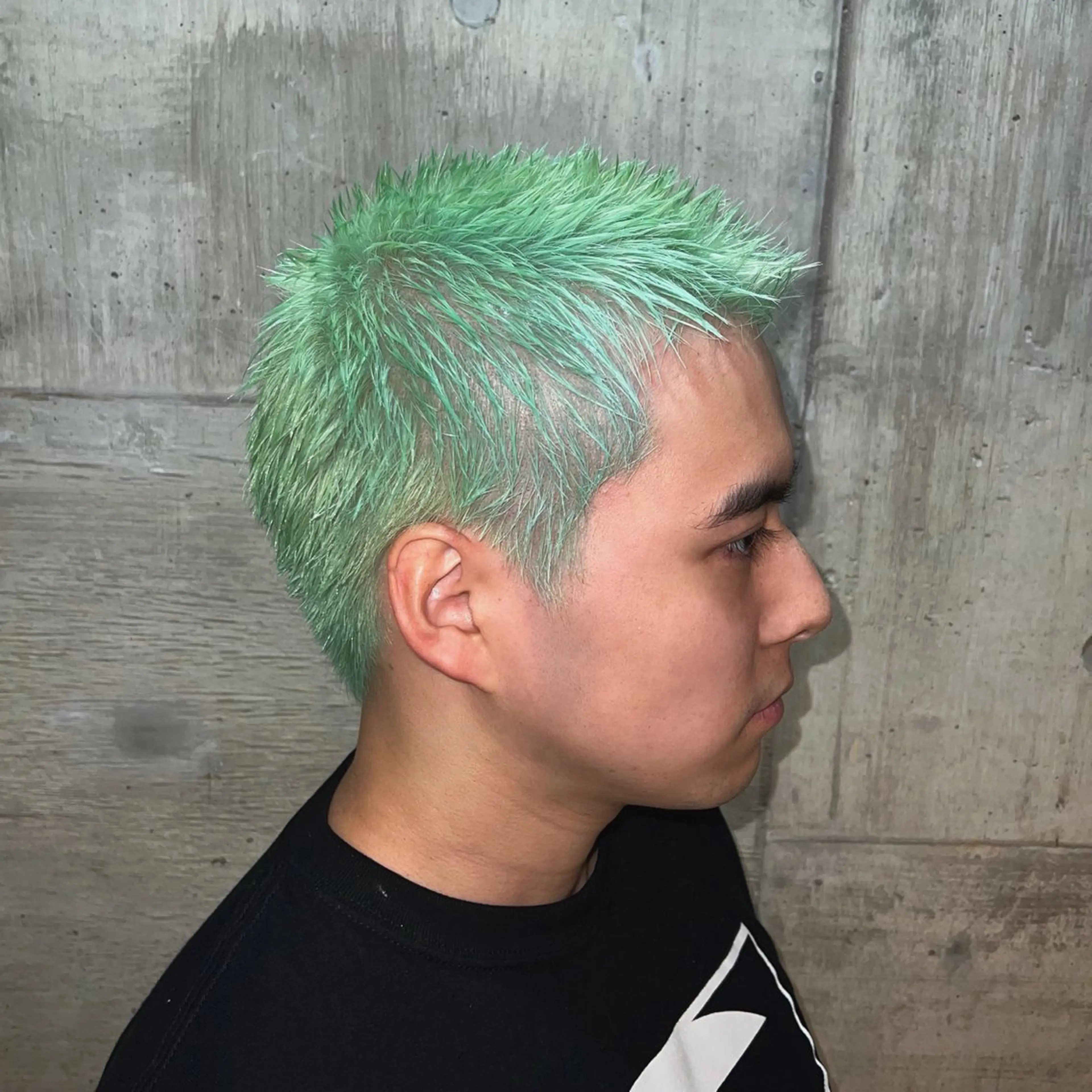 メンズ メンズブリーチ ボウズ おしゃれボウズ カット ヘアカラー トリートメント メンズ特化/パーマ/ ハイライト/竜成のヘアスタイル