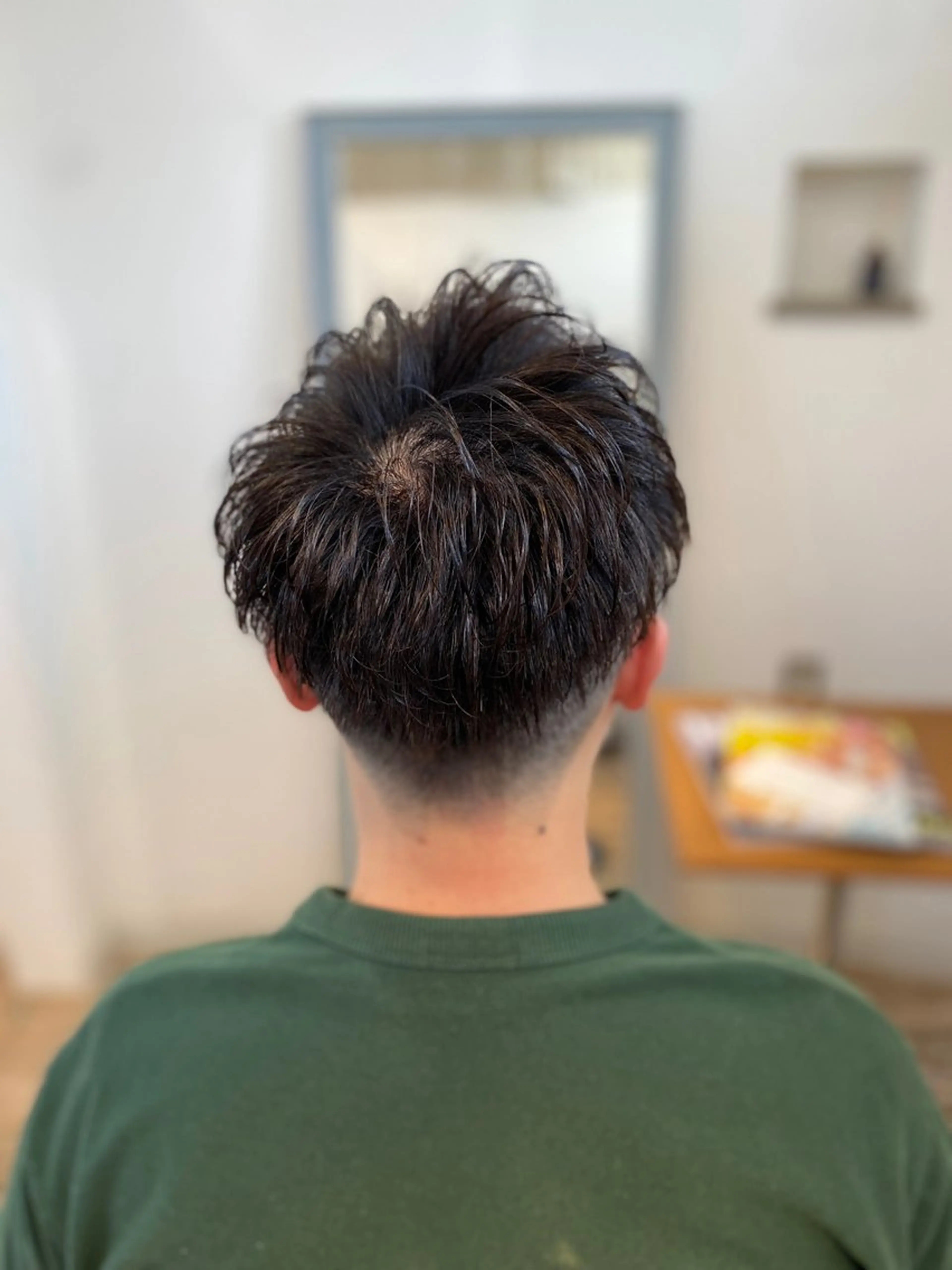 ショート メンズ アップバング ツーブロック 刈り上げ ショートヘア カット 安住 千明のヘアスタイル