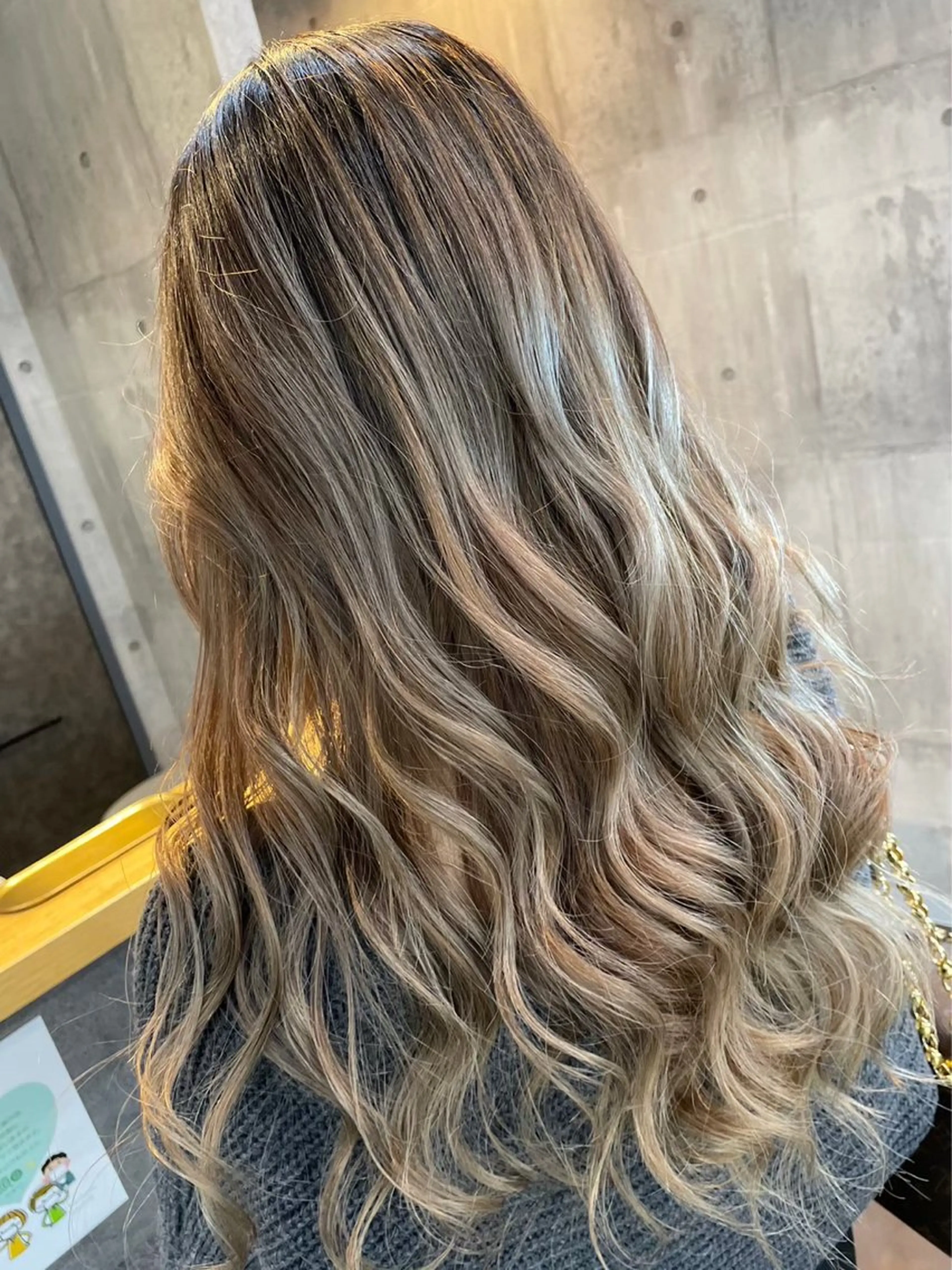 ロング 透明感ハイトーン カラー🦋🌧希咲のヘアスタイル