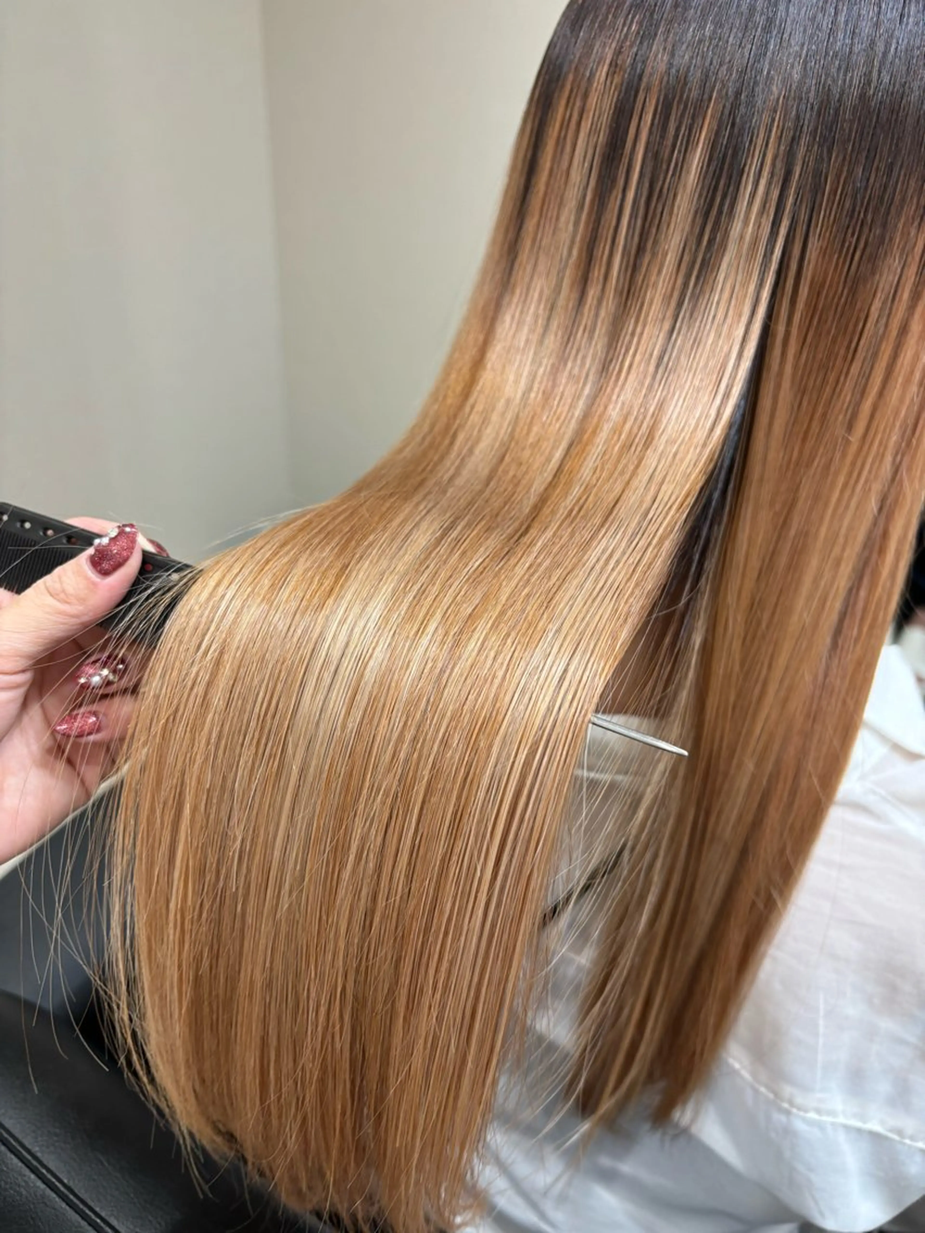 ロング Carrefour LOCO Kyogoku八潮店【カルフールロコキョウゴク】所属・LOCO aikaのヘアスタイル