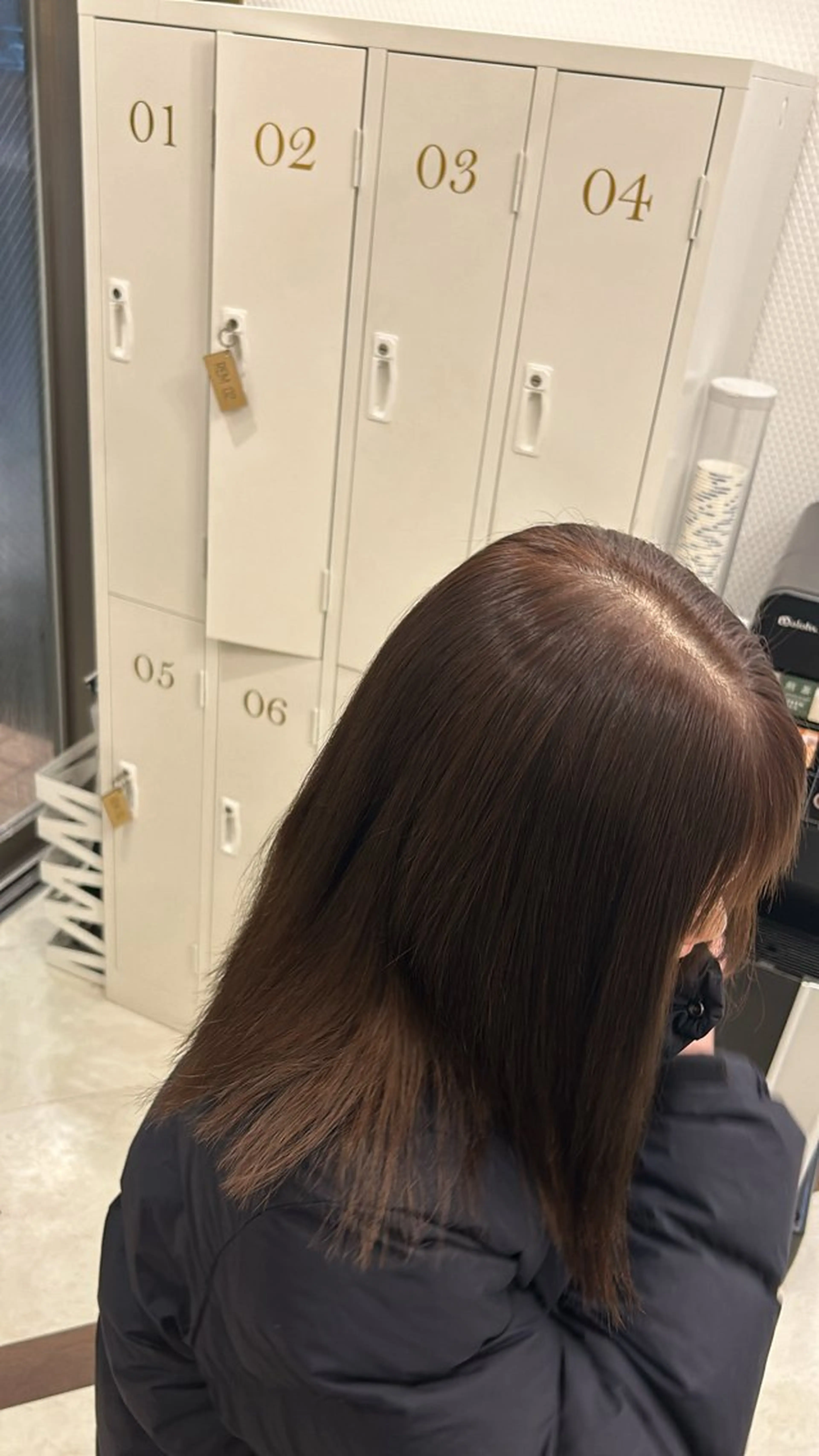 カラー ヘアカラー 善財 康葵のヘアスタイル