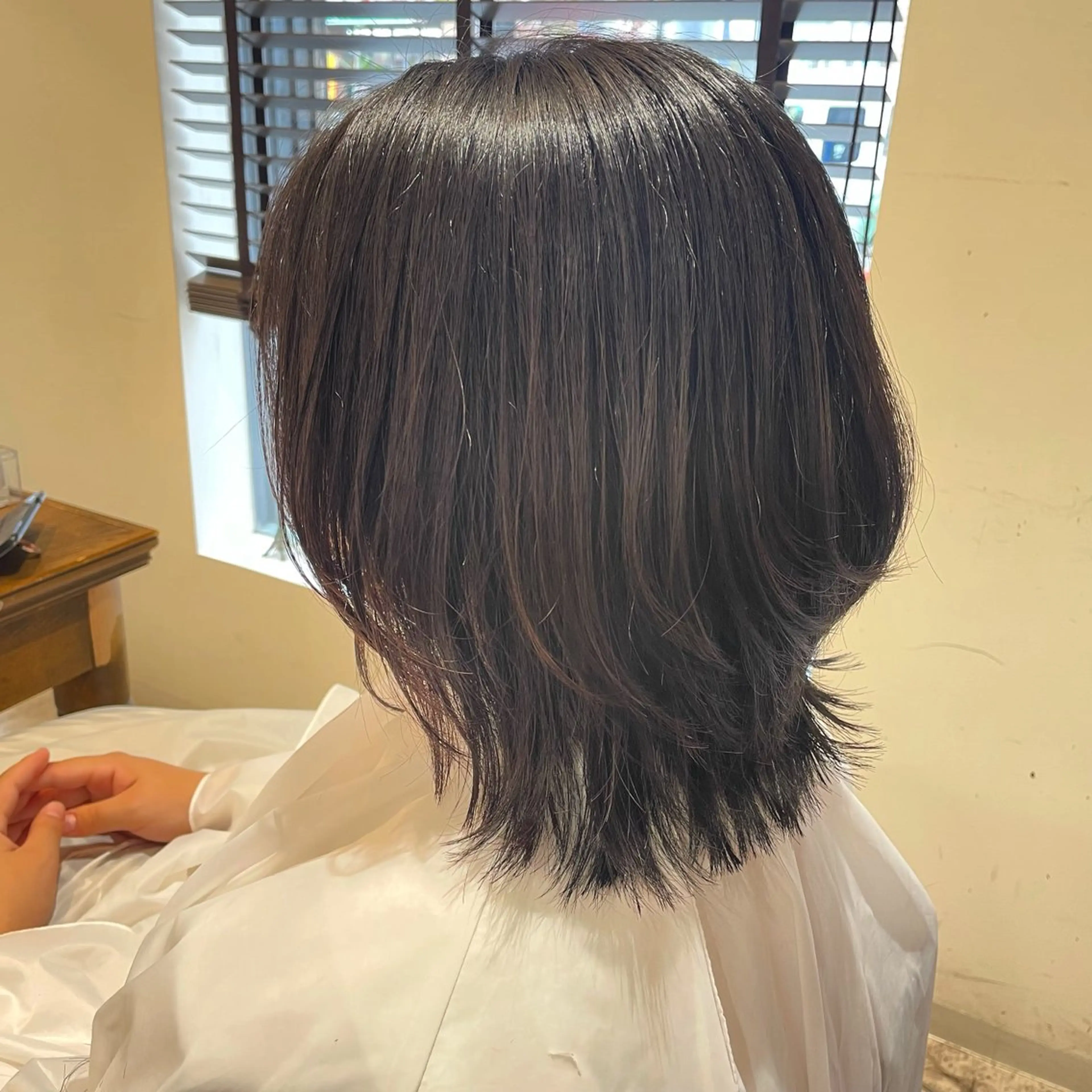 ミディアム 白倉 仁奈のヘアスタイル