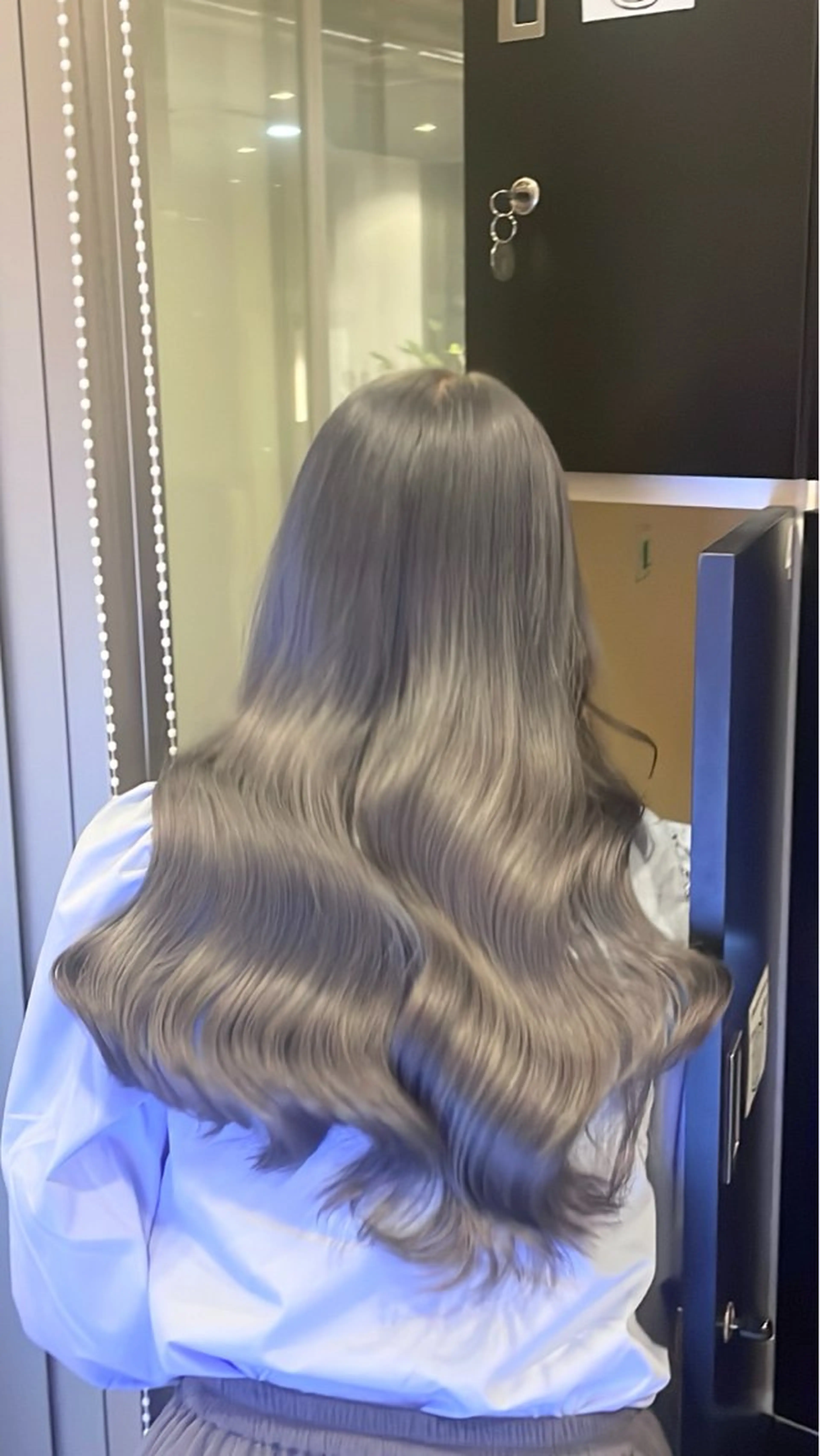 ロング カラー ヘアカラー トリートメント ブリーチ/髪質改善/ 透明感カラー/暖色のヘアスタイル