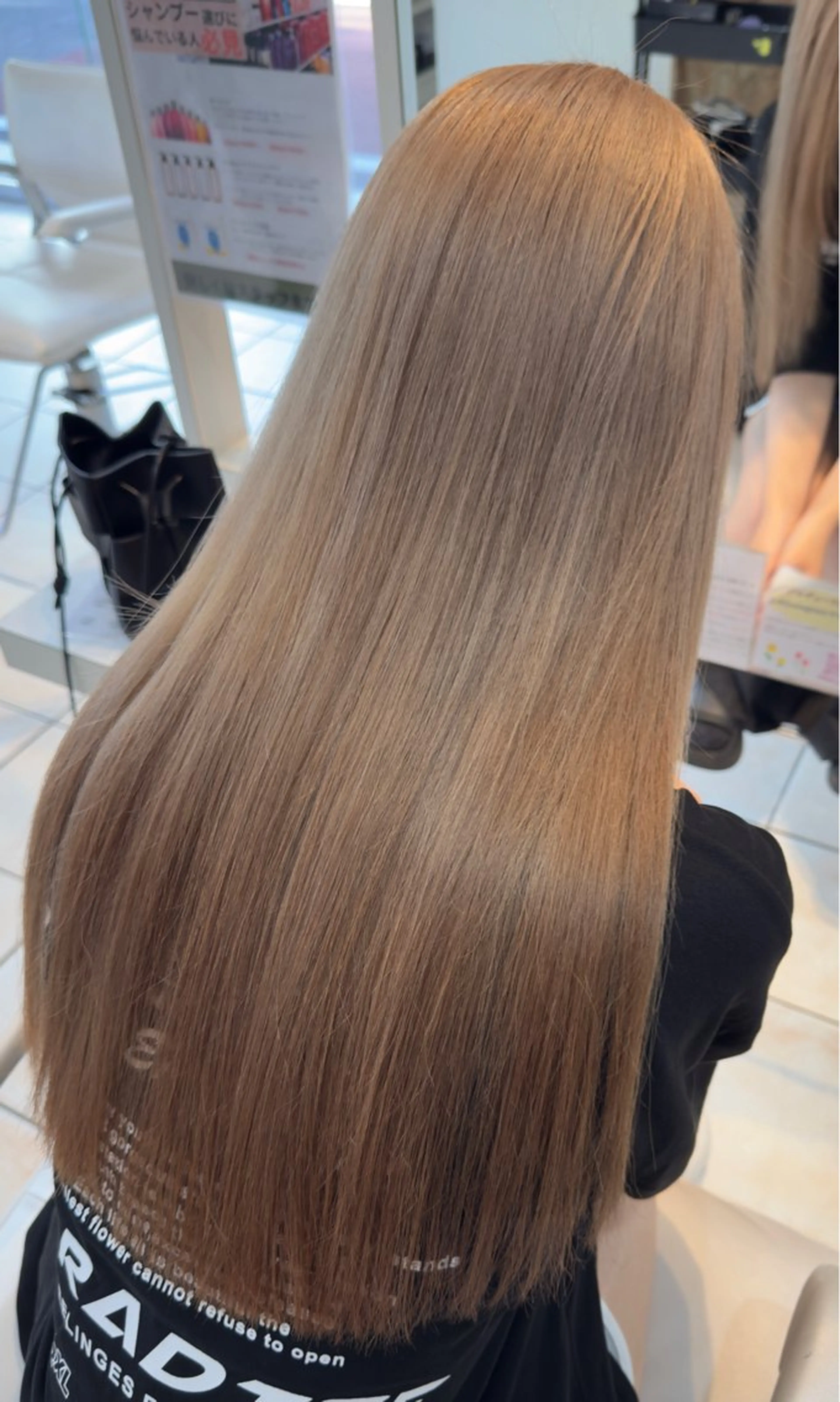 ロング カラー ヘアカラー トリートメント 【髪質改善特化】 艶髪/白髪ぼかしのヘアスタイル