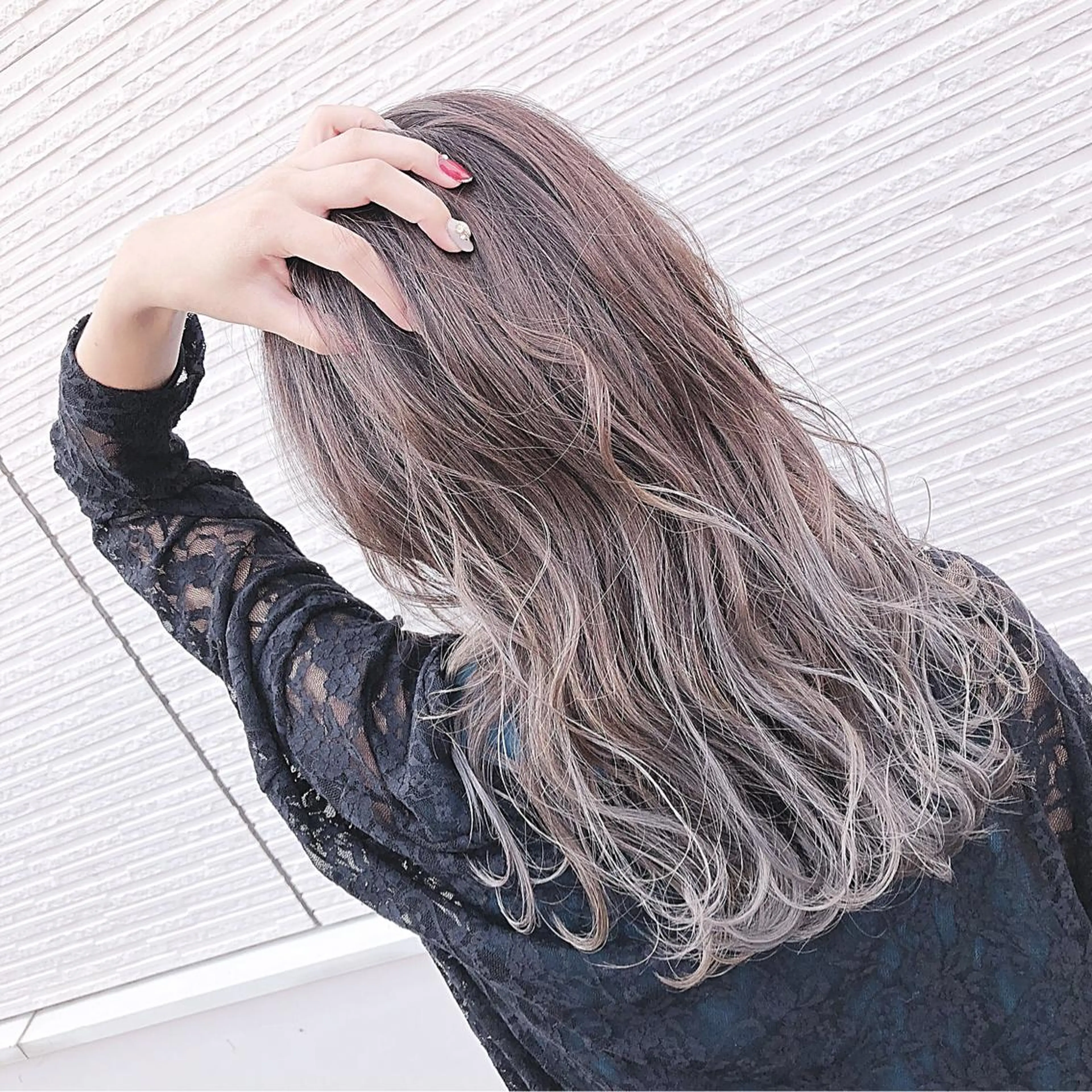 セミロング カラー グレージュ 名畑 裕貴のヘアスタイル