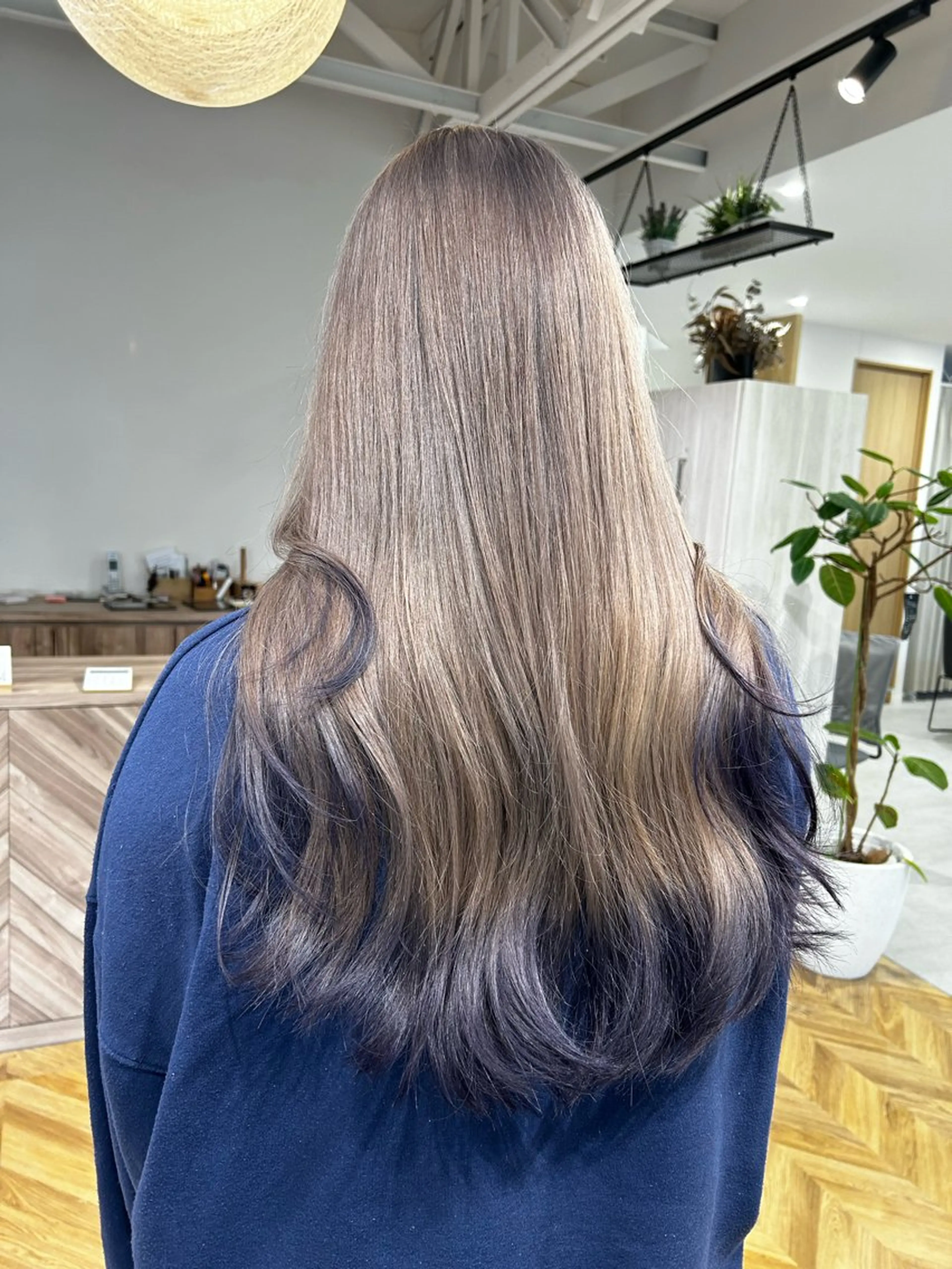 ロング カラー ブリーチ デザインカラー 卒業式のヘアスタイル 透明感カラー🥣 yukihoのヘアスタイル