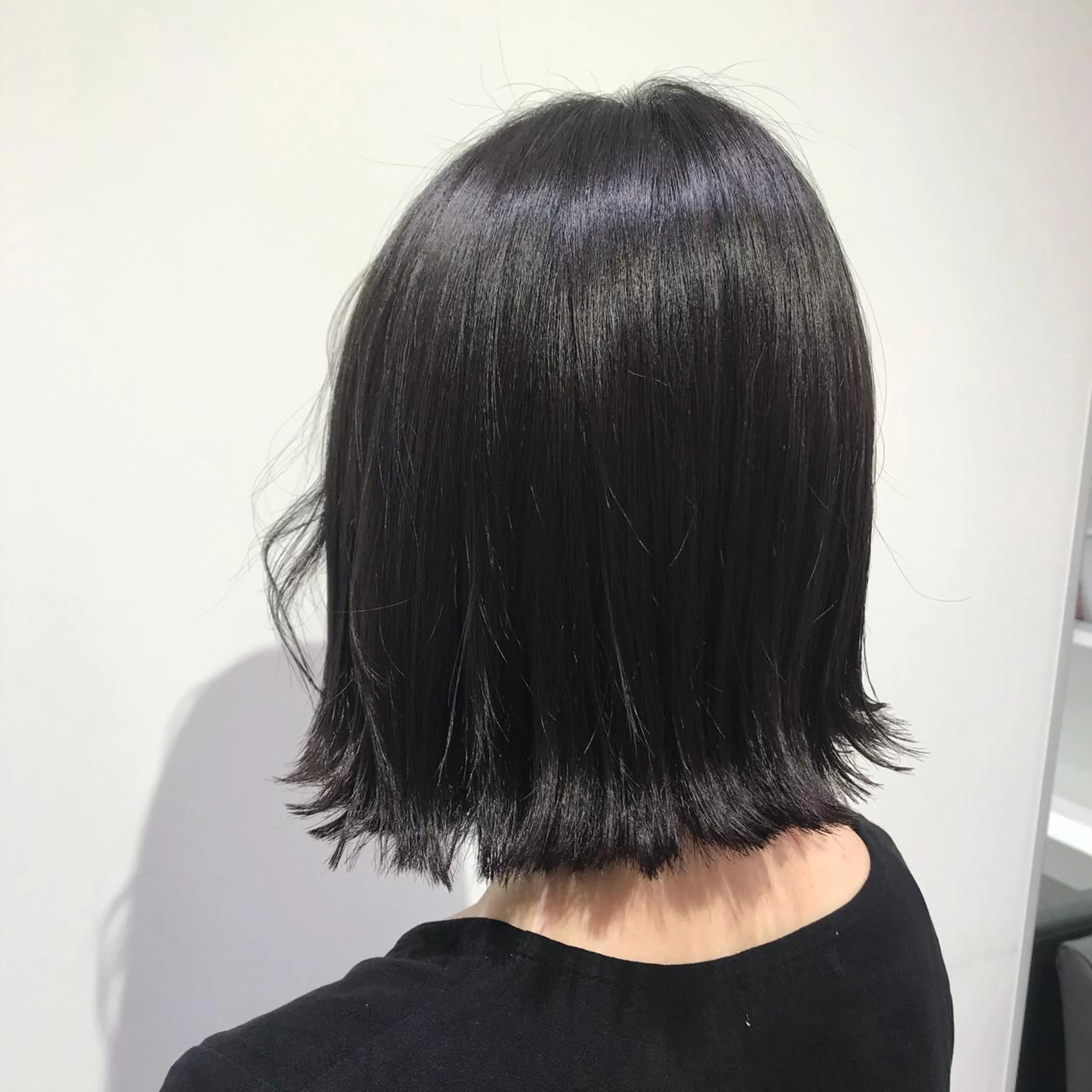 ミディアム カラー 透明感カラー イルミナカラー ボブ 外ハネヘア カット ヘアカラー トリートメント 暖色カラー🌹 中山由梨のヘアスタイル