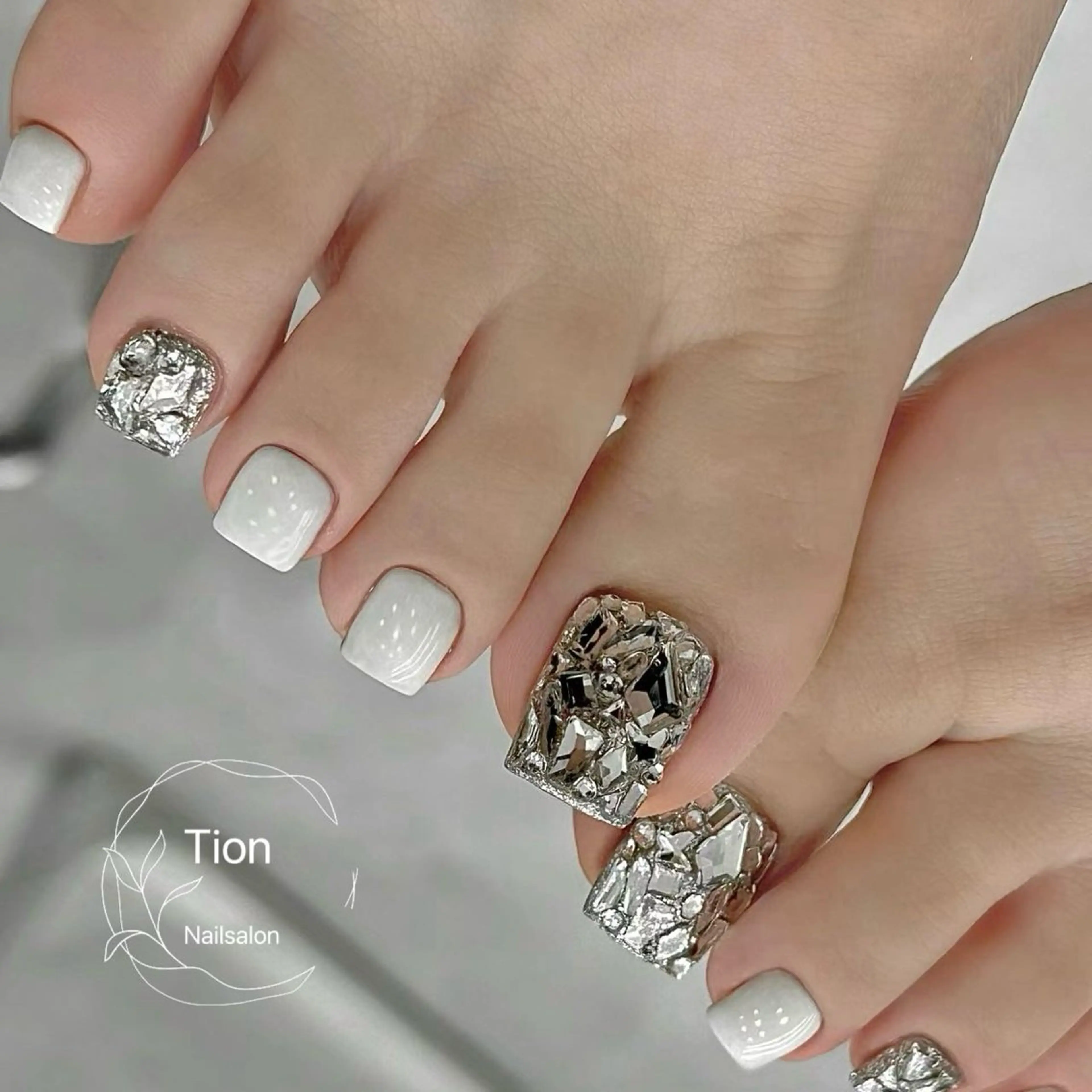 ネイル チークネイル 長さ出し フットネイル フレンチネイル ジェルネイル Nailsalin Tion 浦和店のネイルデザイン