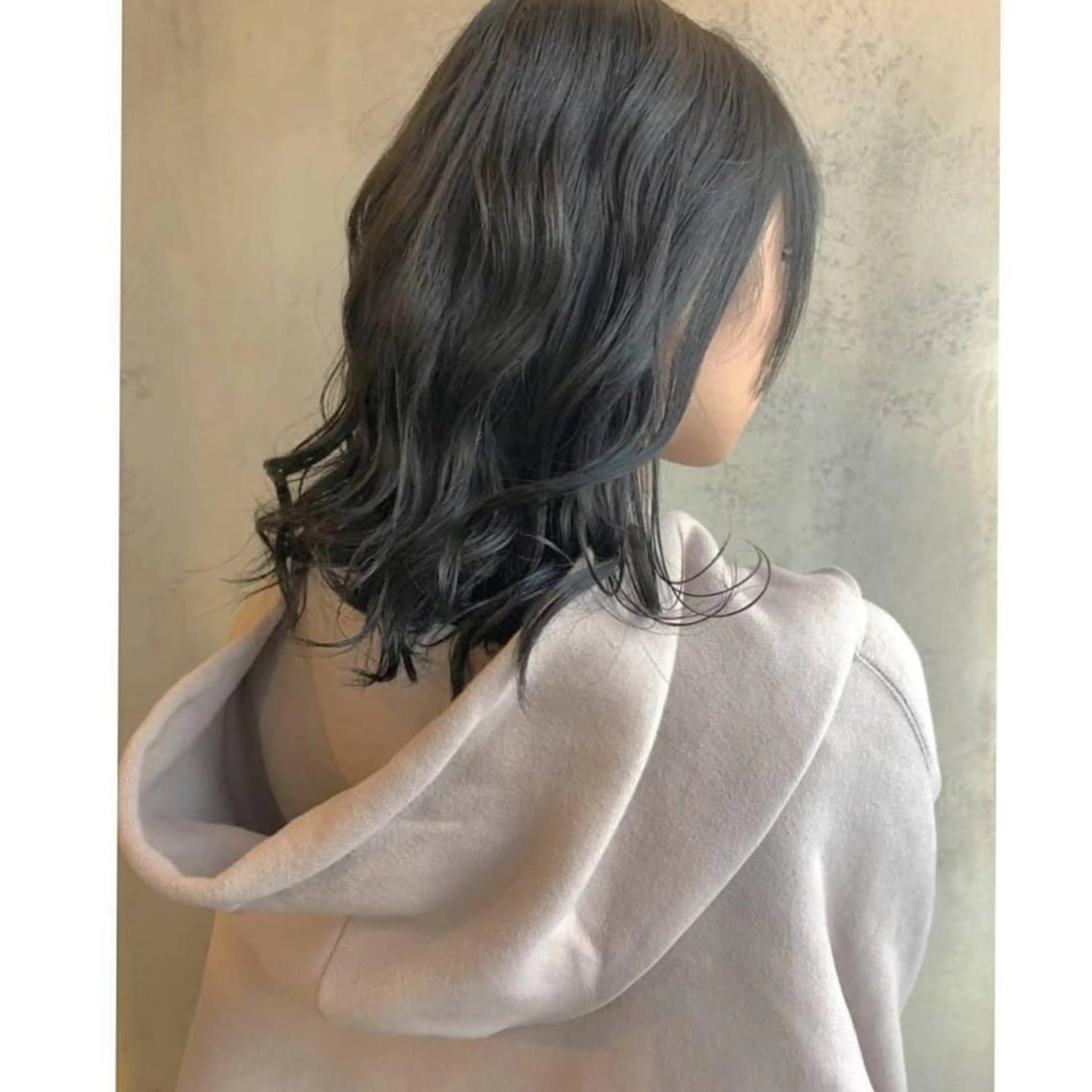 ミディアム カラー ヘアアレンジ グレージュ 髪質改善サロン🍃 AIRI のヘアスタイル