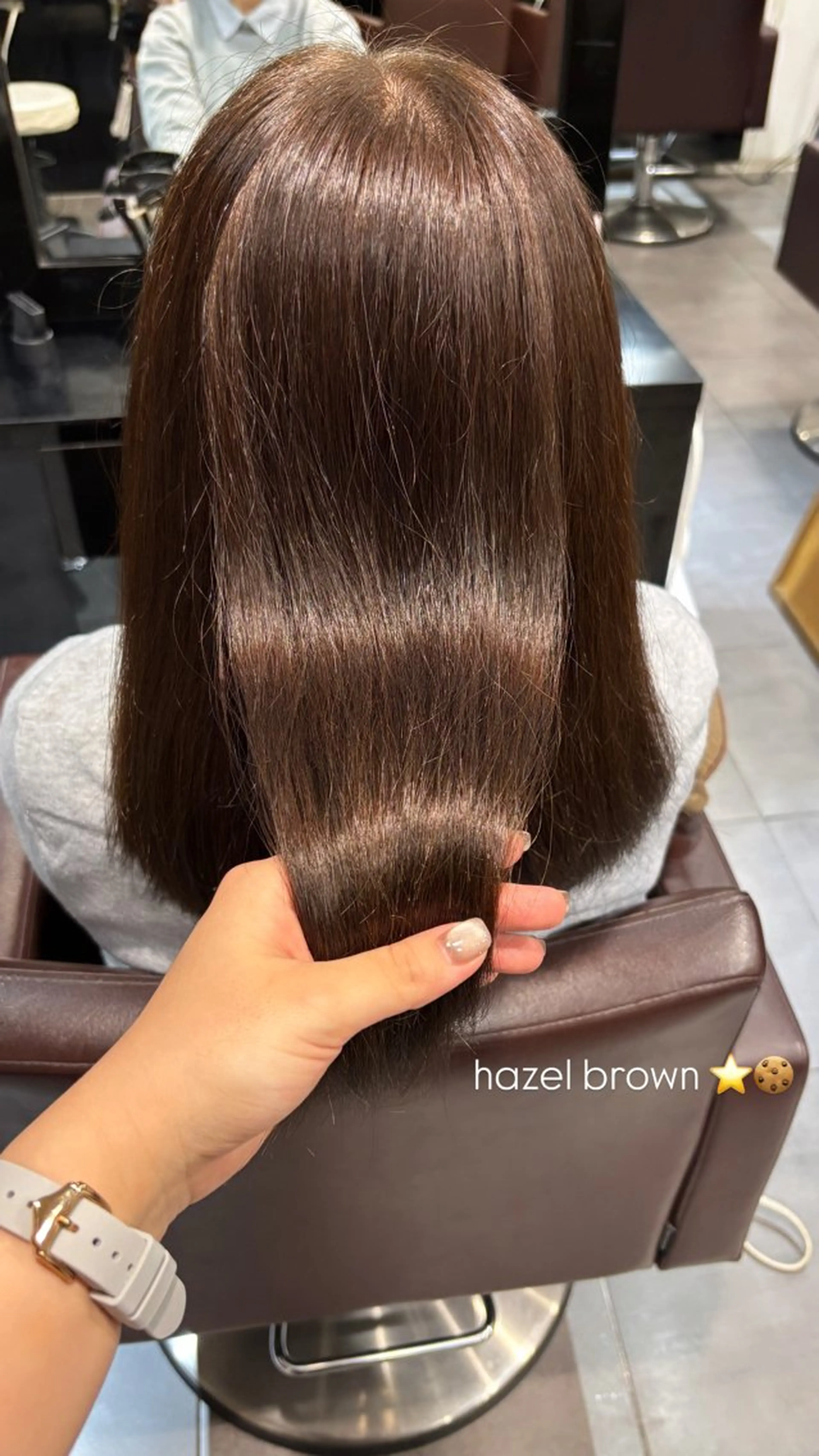 ミディアム 宮澤 小冬のヘアスタイル