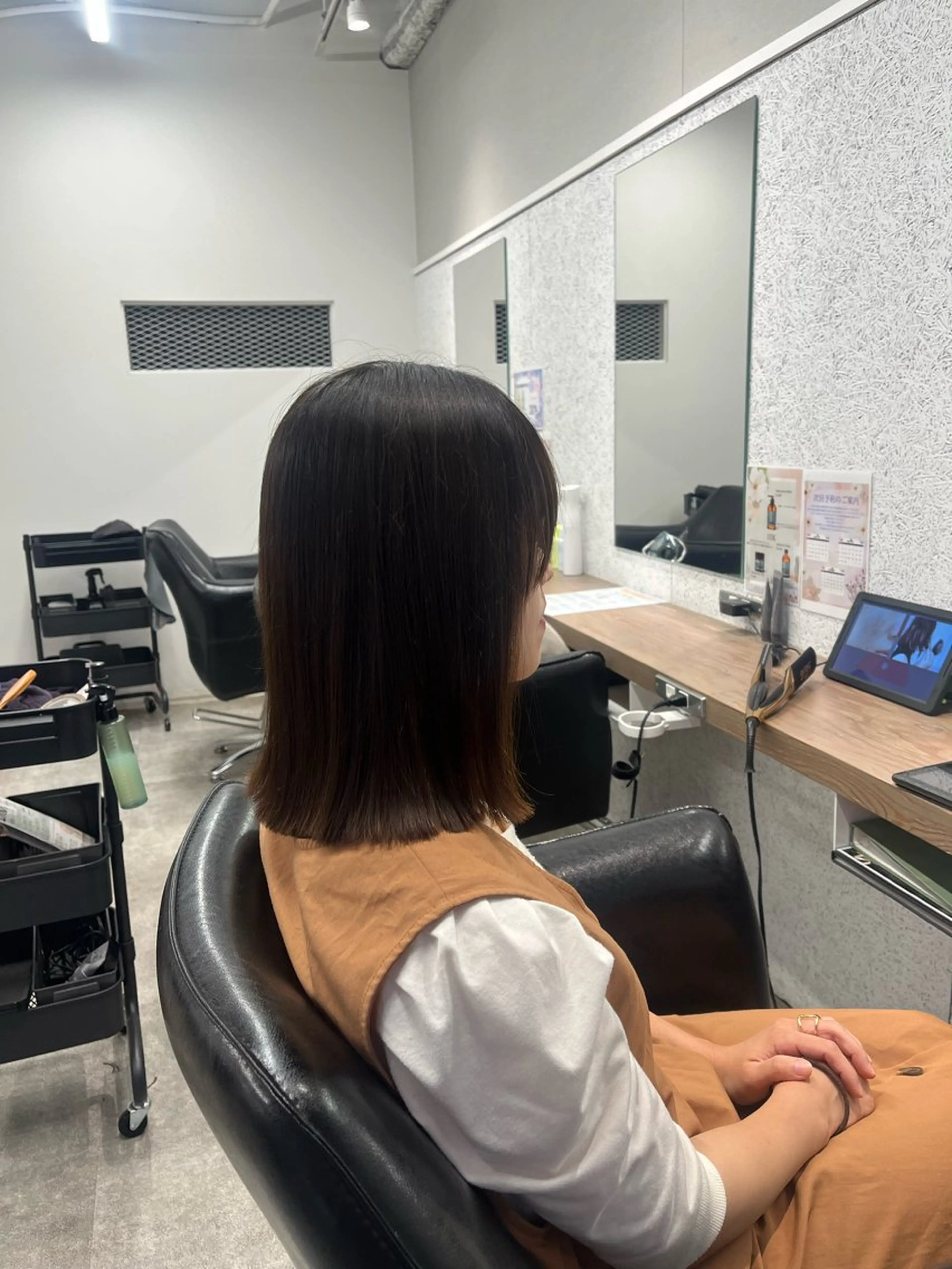 ミディアム カラー ヘアアレンジ ボブ 外ハネヘア カット 🍓ハイトーン/縮毛 🌈しんたに🐰のヘアスタイル