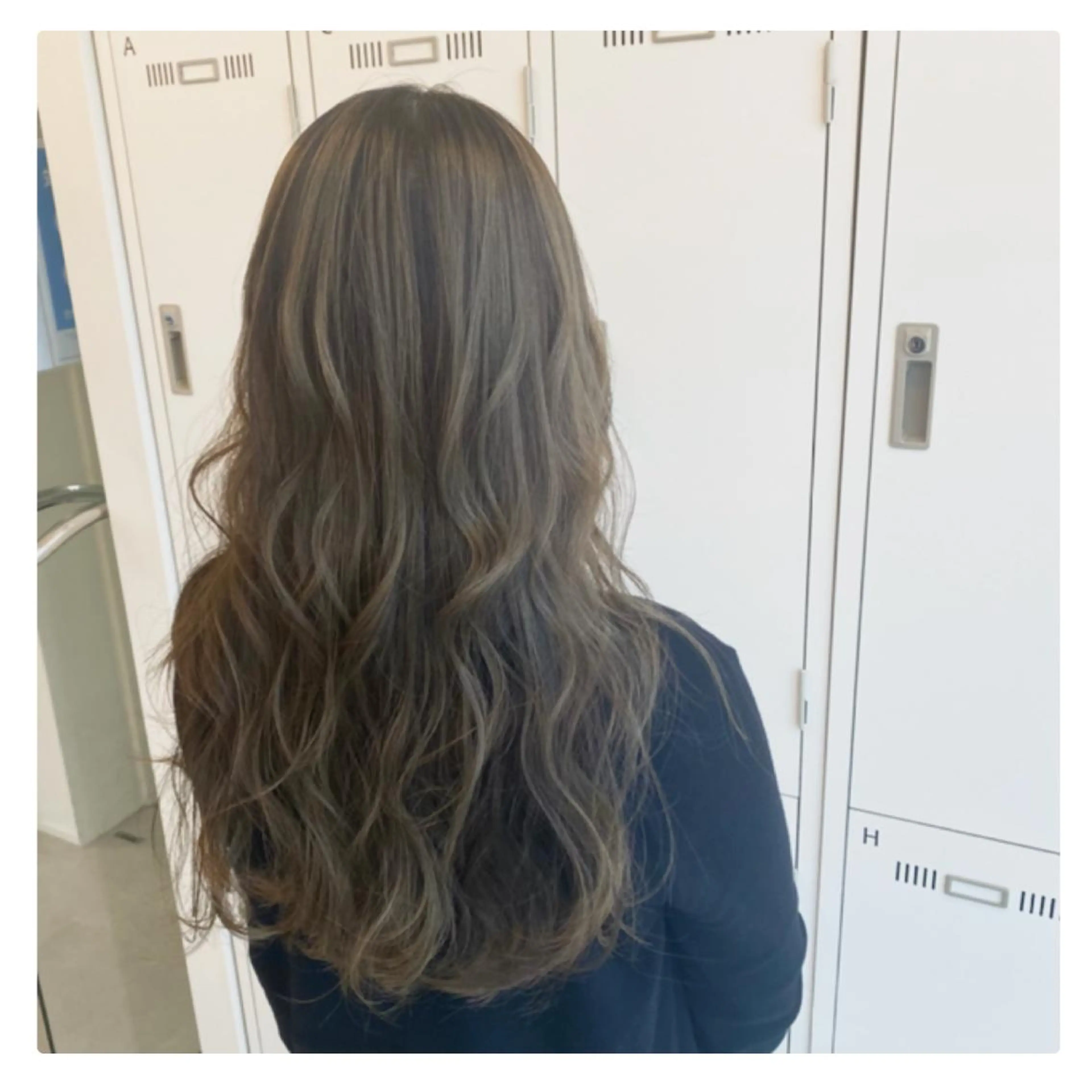 ロング カラー ヘアカラー トリートメント YUNA ユウナのヘアスタイル