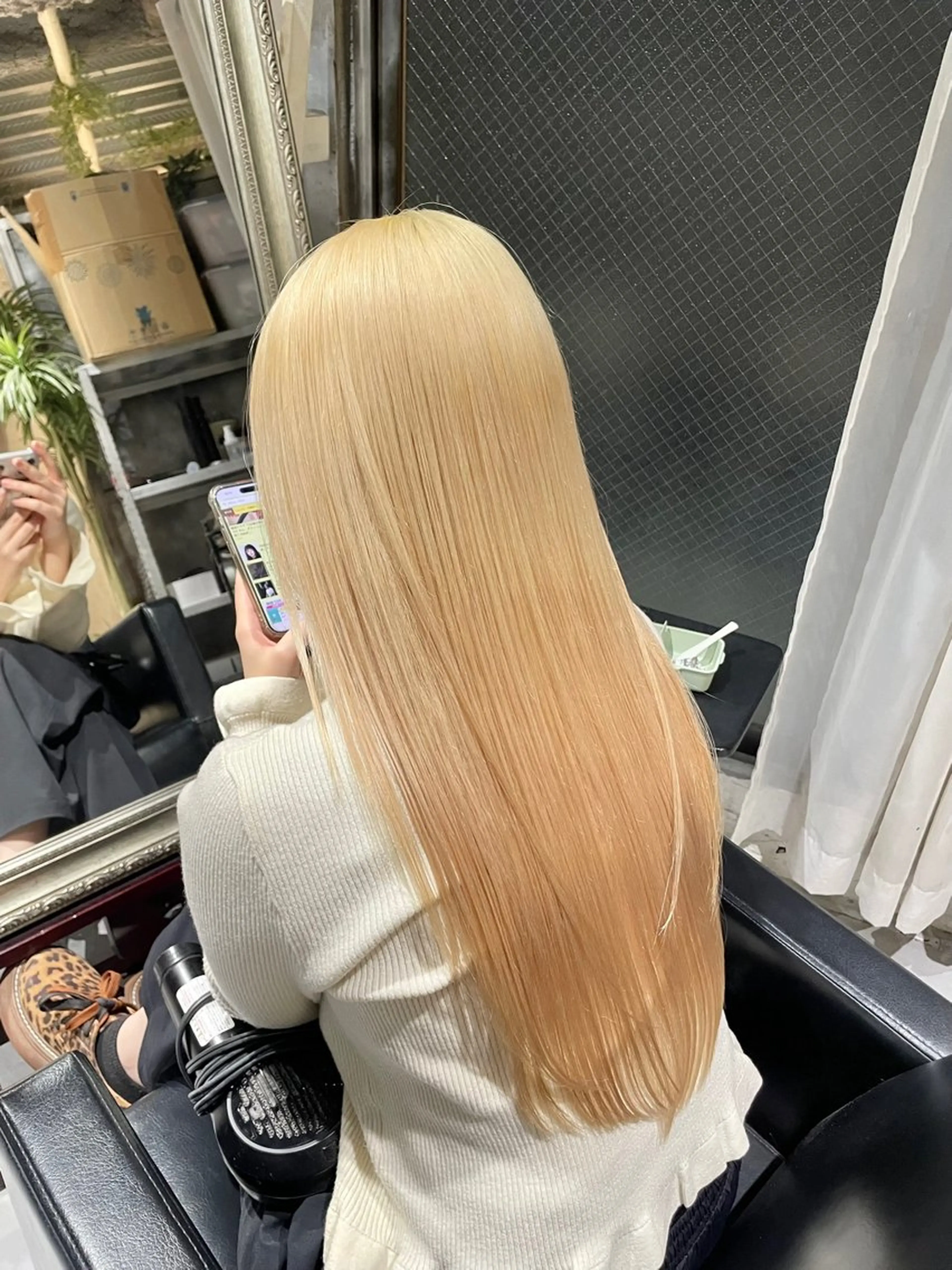 ロング カラー ヘアカラー トリートメント メンズ/ハイトーン 【yoshiki】のヘアスタイル