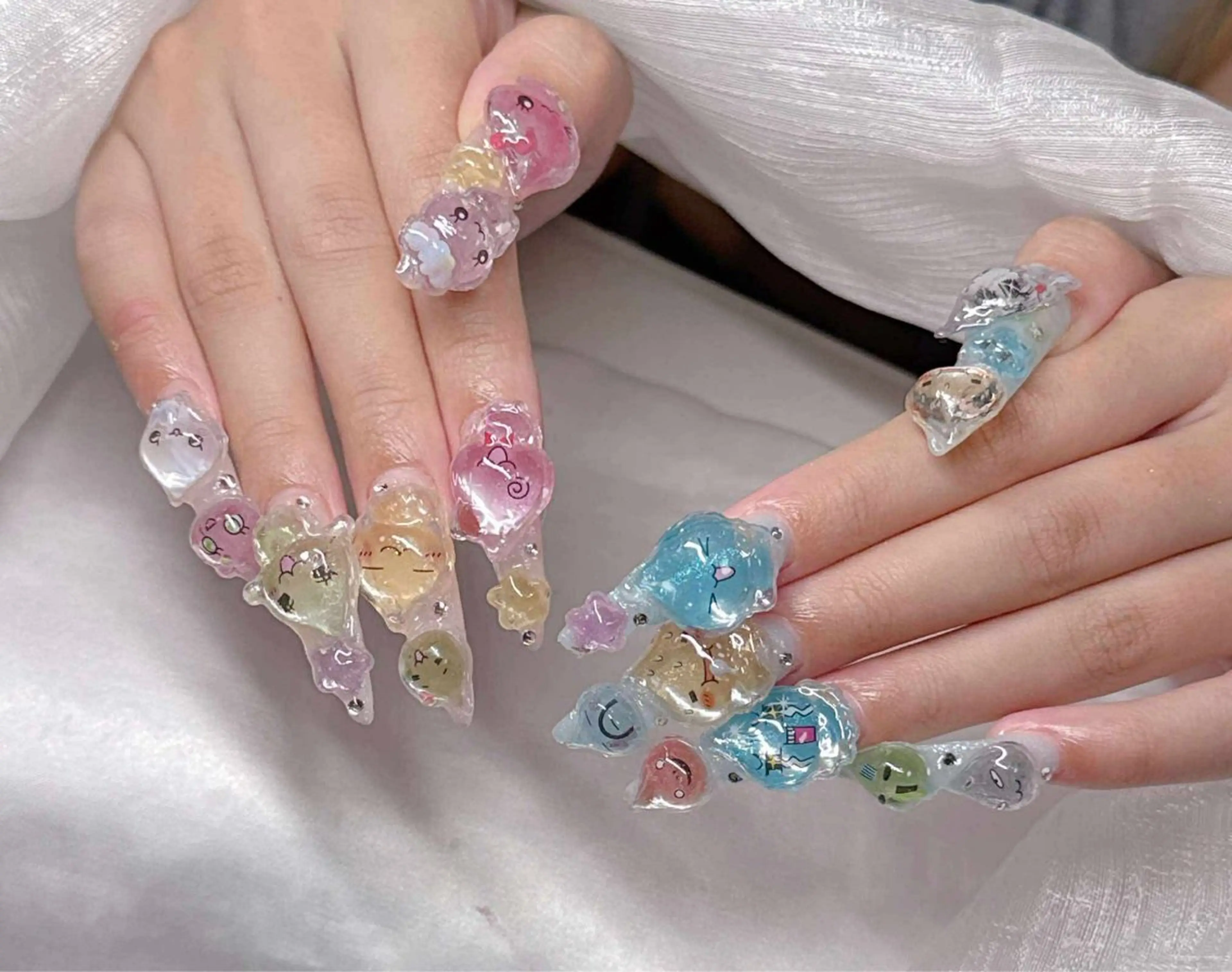 ネイル ハンドネイル Lee Nailsのネイルデザイン