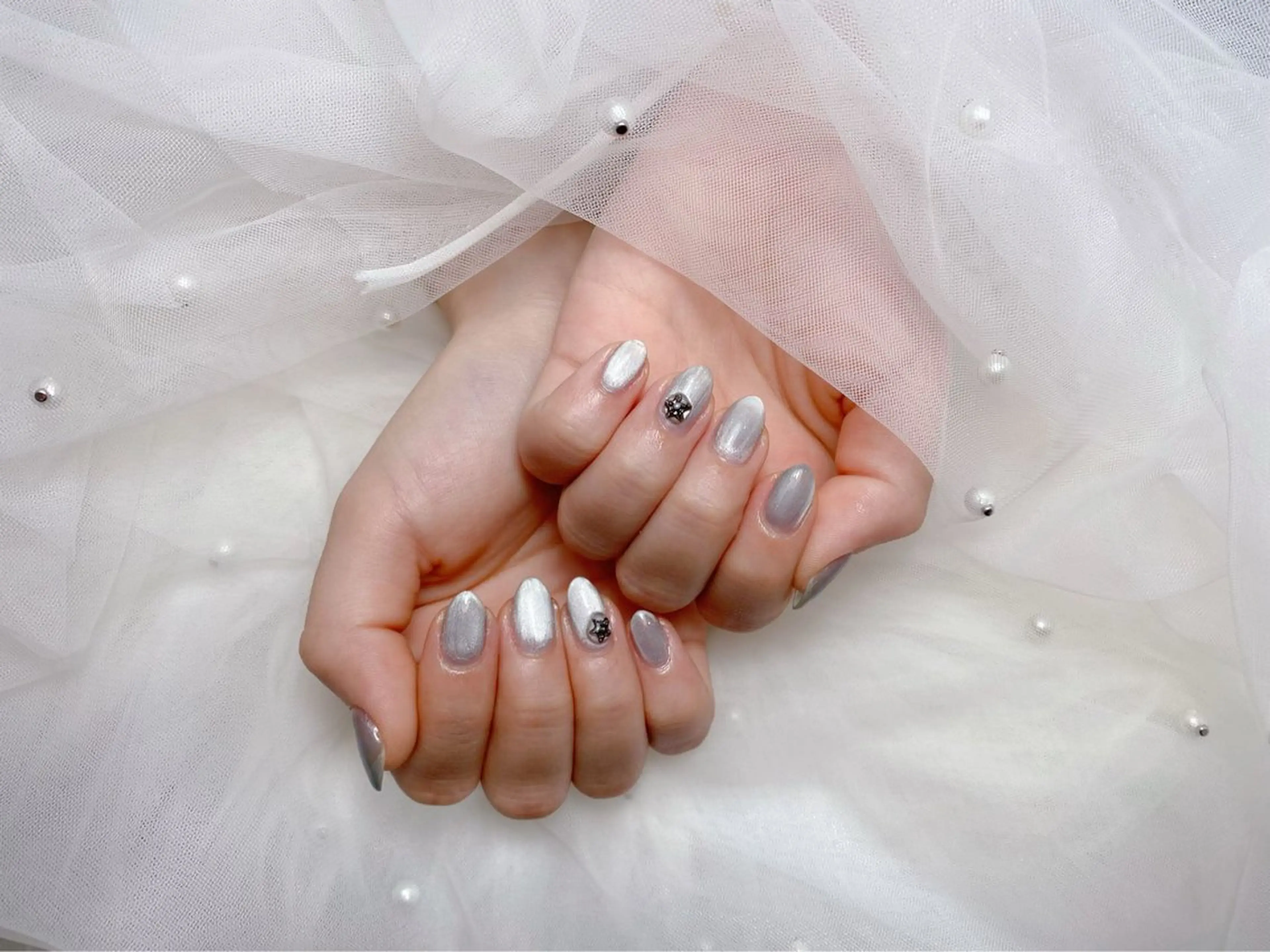 ネイル マグネットネイル ハンドネイル Laule’a Nail新宿所属・ミナ🌈 Laule'aのネイルデザイン