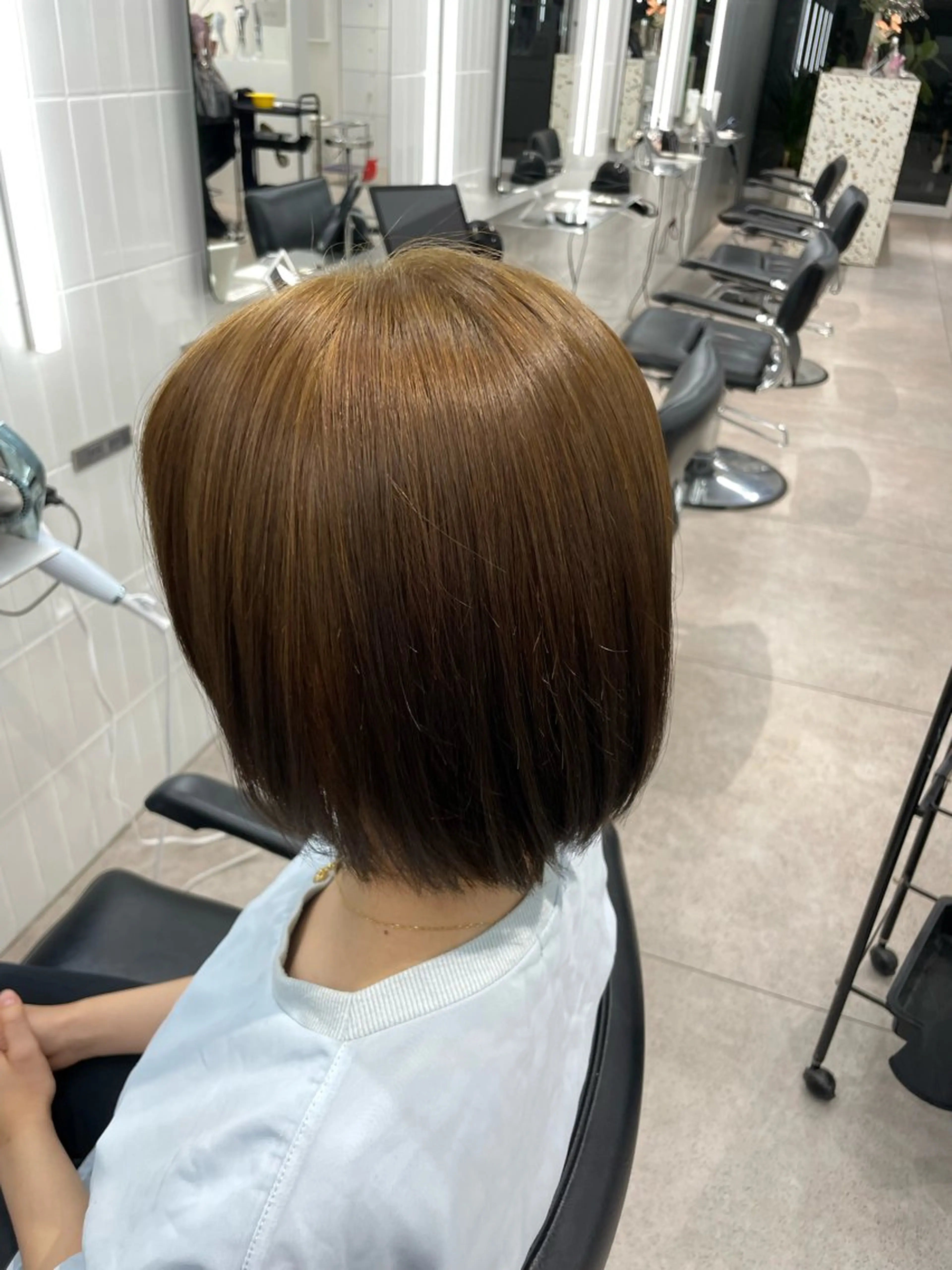 ミディアム カラー ベージュカラー ブリーチ ダブルカラー ブリーチなしカラー オリーブベージュ ヘアカラー 表参道/ハイライト リタッチ/縮毛矯正のヘアスタイル