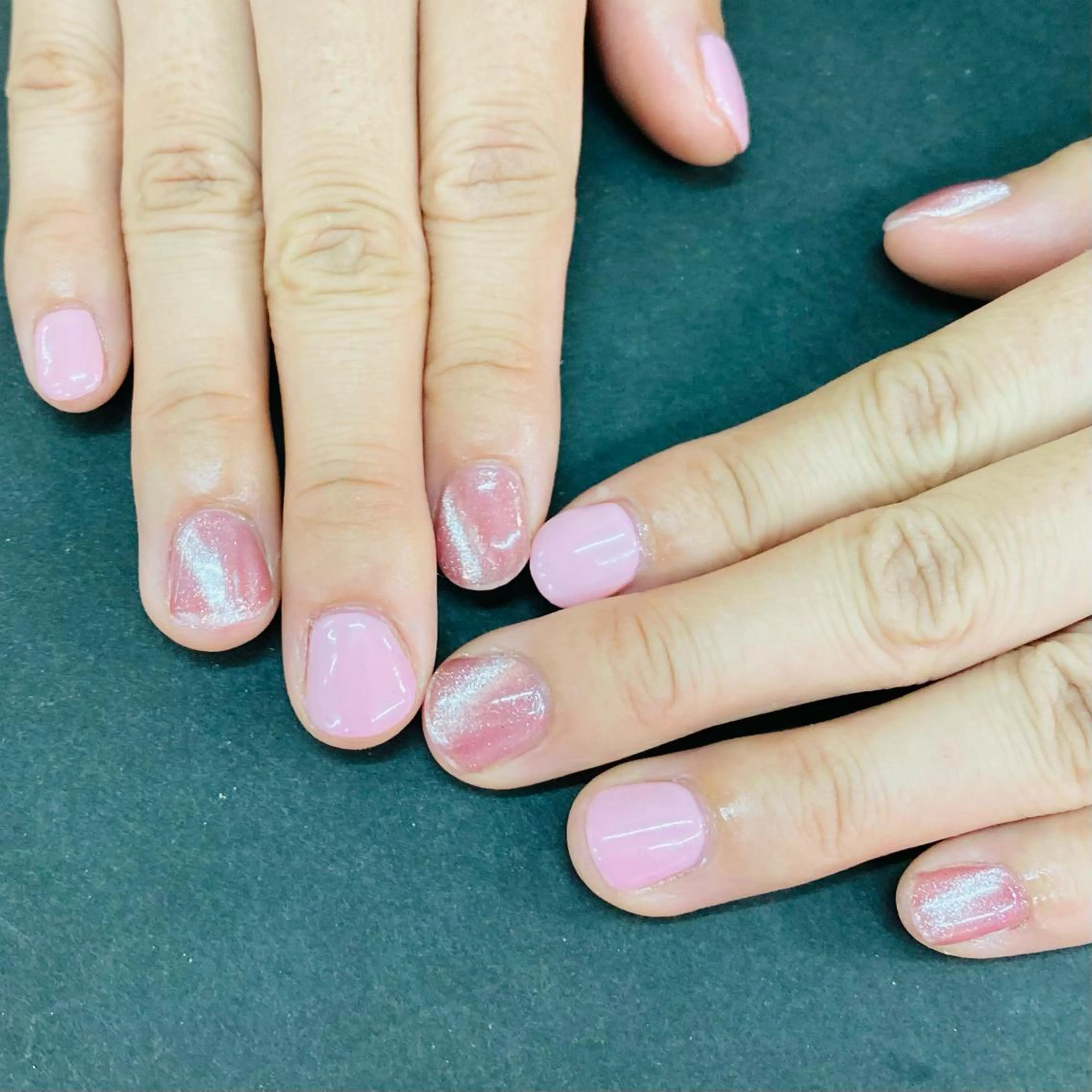 ネイル マグネットネイル ピンク Salon•de•Niina所属・ボディビルダーSal on.DeNiinaのネイルデザイン