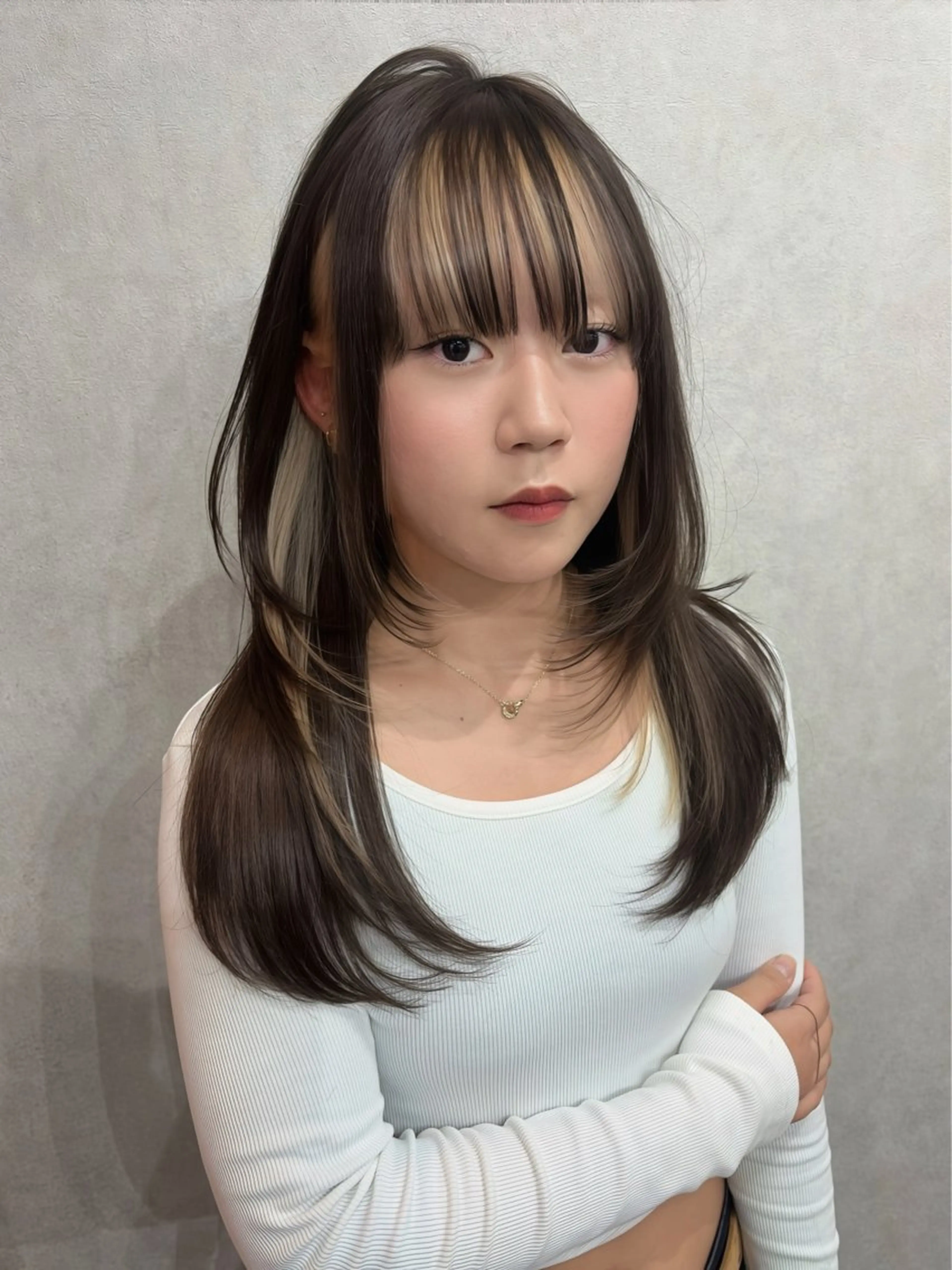 ロング カット ヘアカラー maya レイヤーカットのヘアスタイル