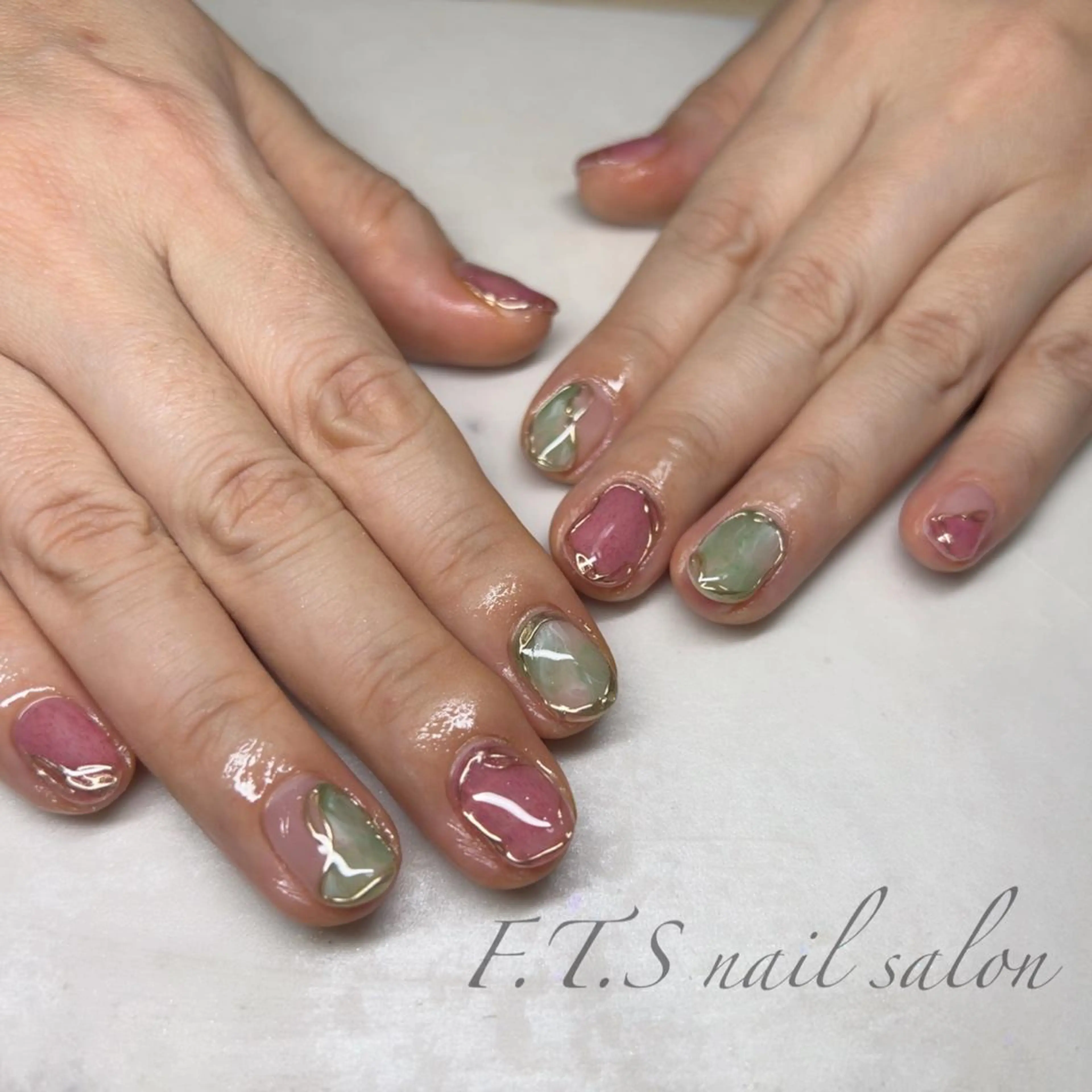 ネイル ミラーネイル ニュアンスネイル ハンドネイル F.T.S nailのネイルデザイン