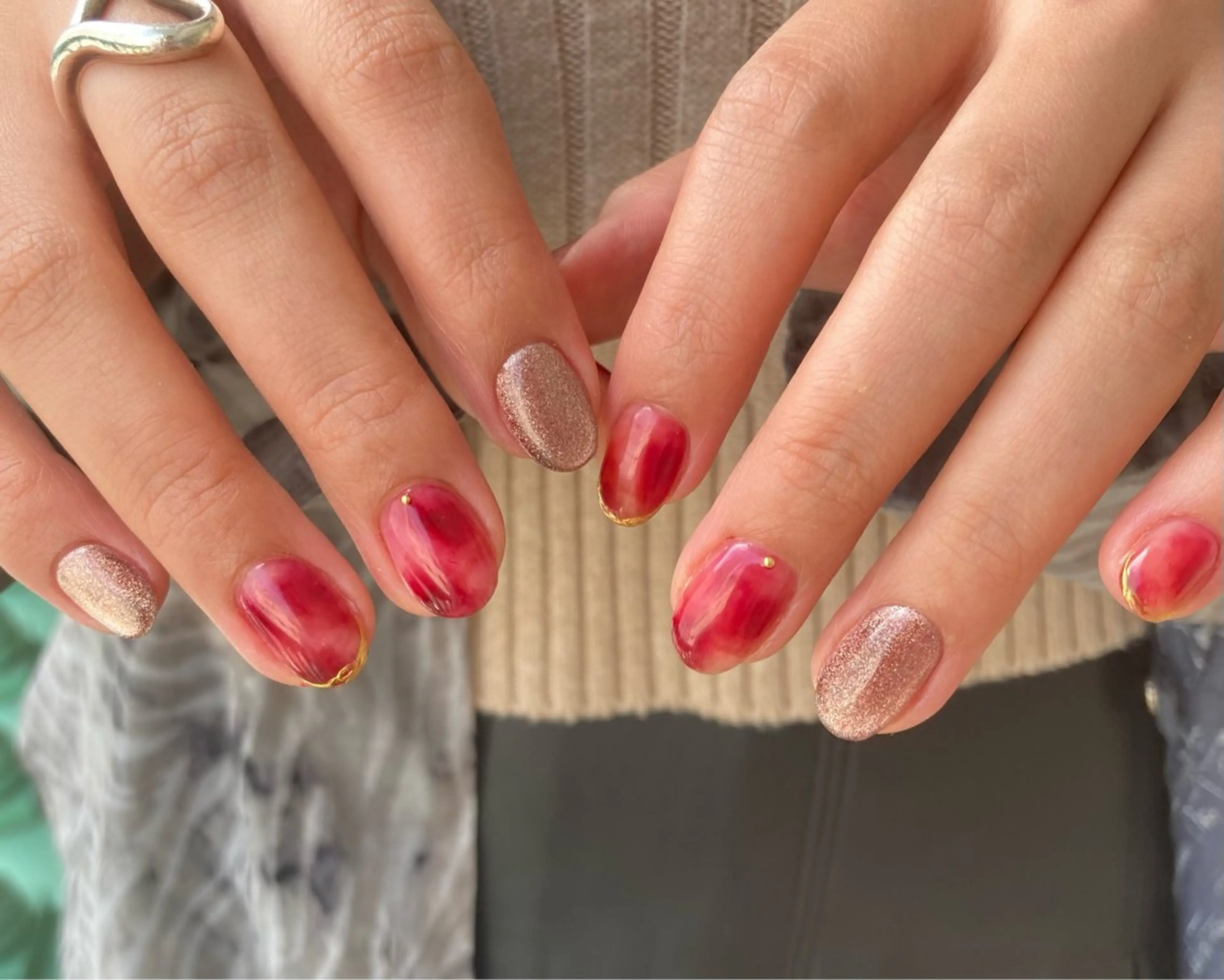ネイル べっ甲ネイル マグネットネイル ニュアンスネイル 赤色 nail salon neige所属・ジェムネイル Risa.のネイルデザイン