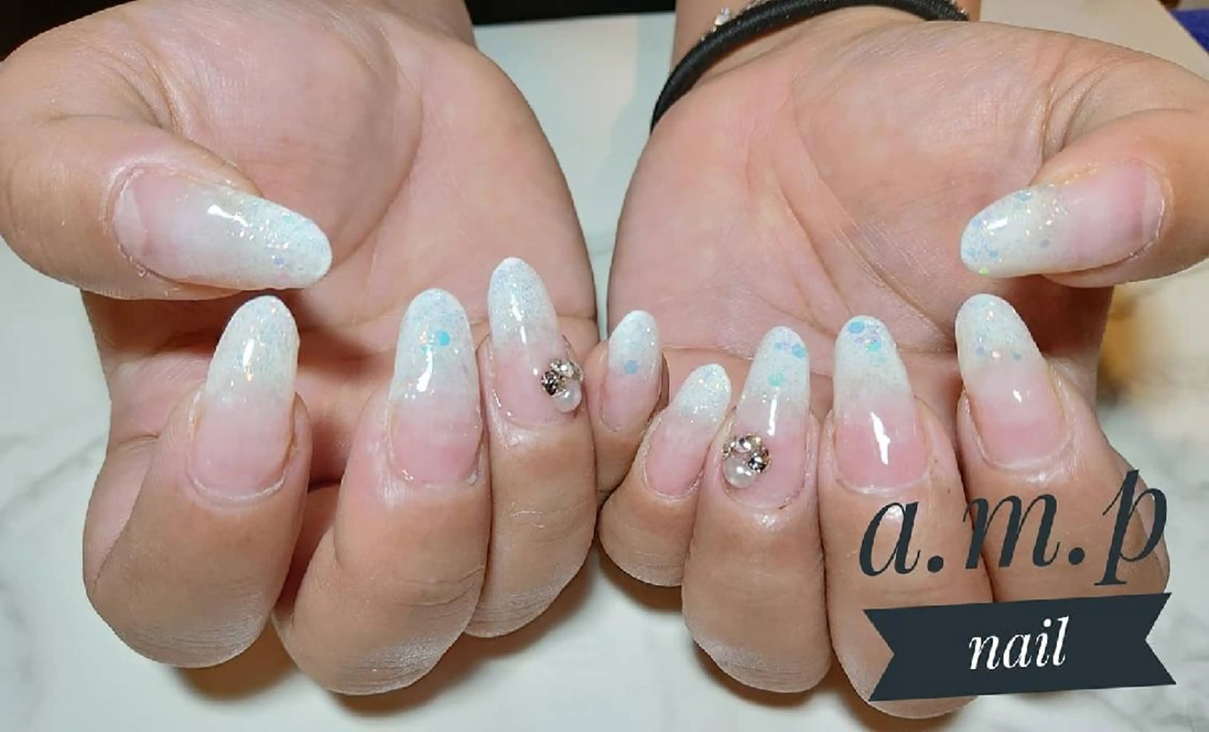 ネイル ホワイト ハンドネイル a.m.p nail所属・高山 奈津美のネイルデザイン