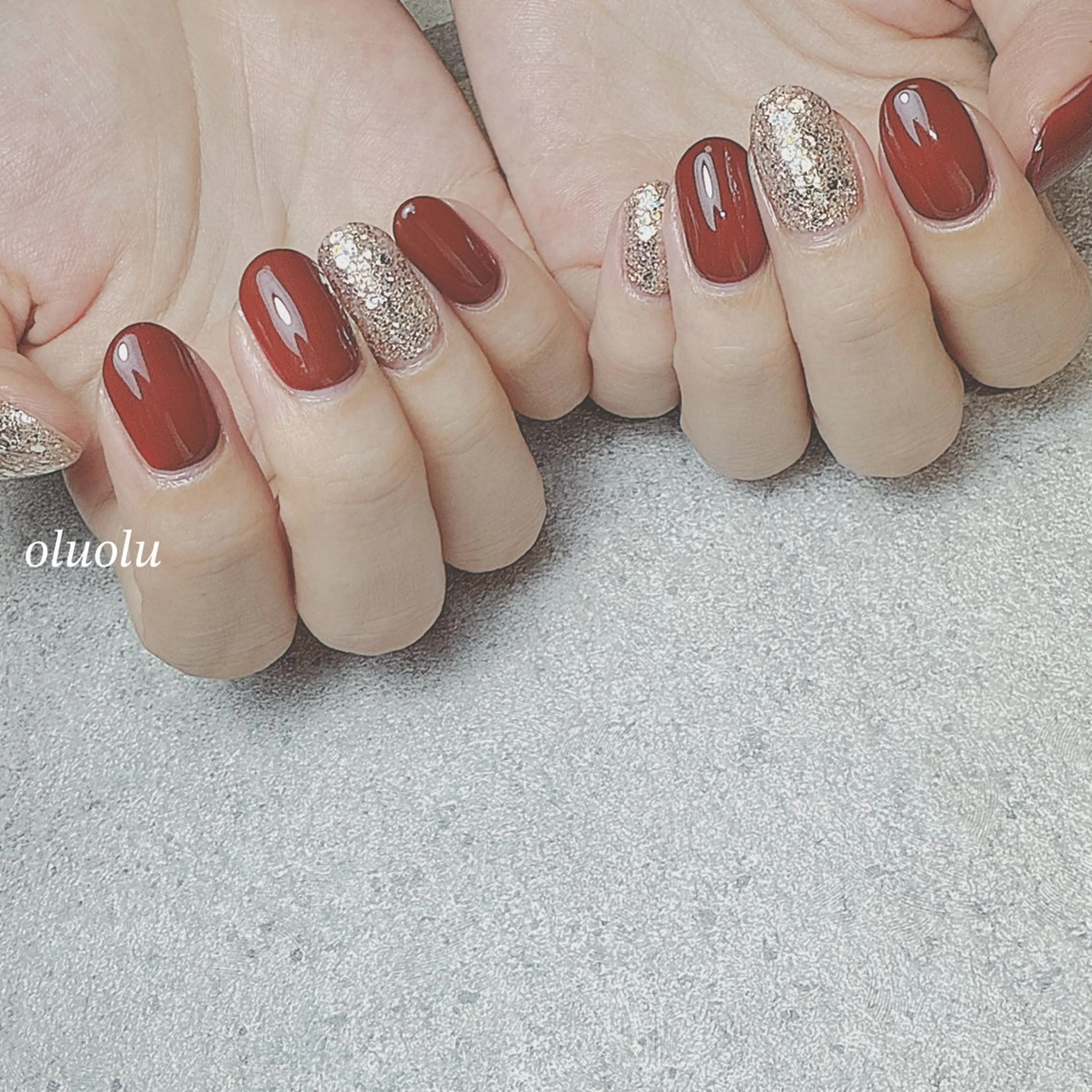 ネイル アートネイル ボルドー フットネイル ゴールド ラメ(グリッター) ハンドネイル 大村 紬華のネイルデザイン