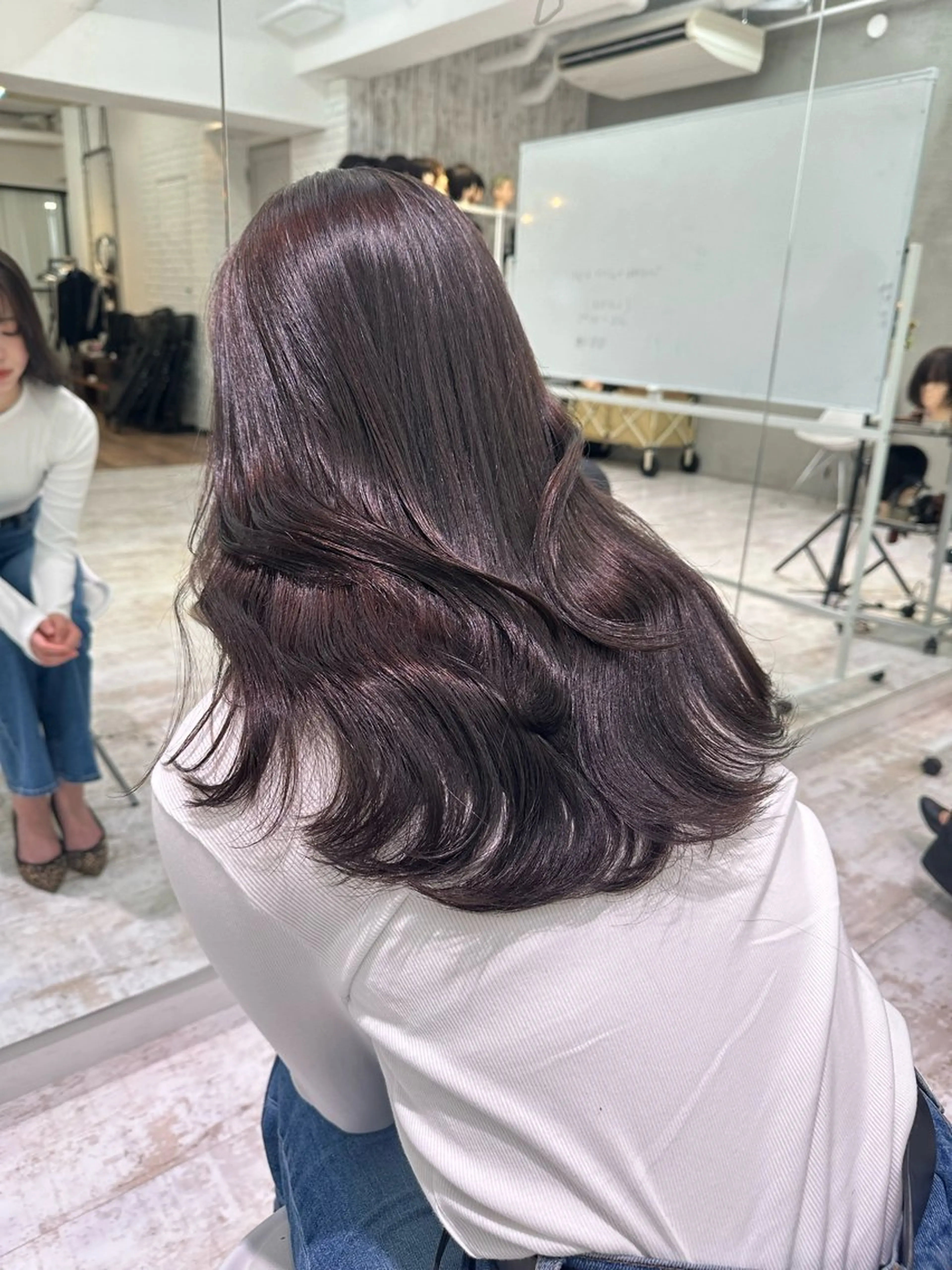 セミロング issa academyのヘアスタイル