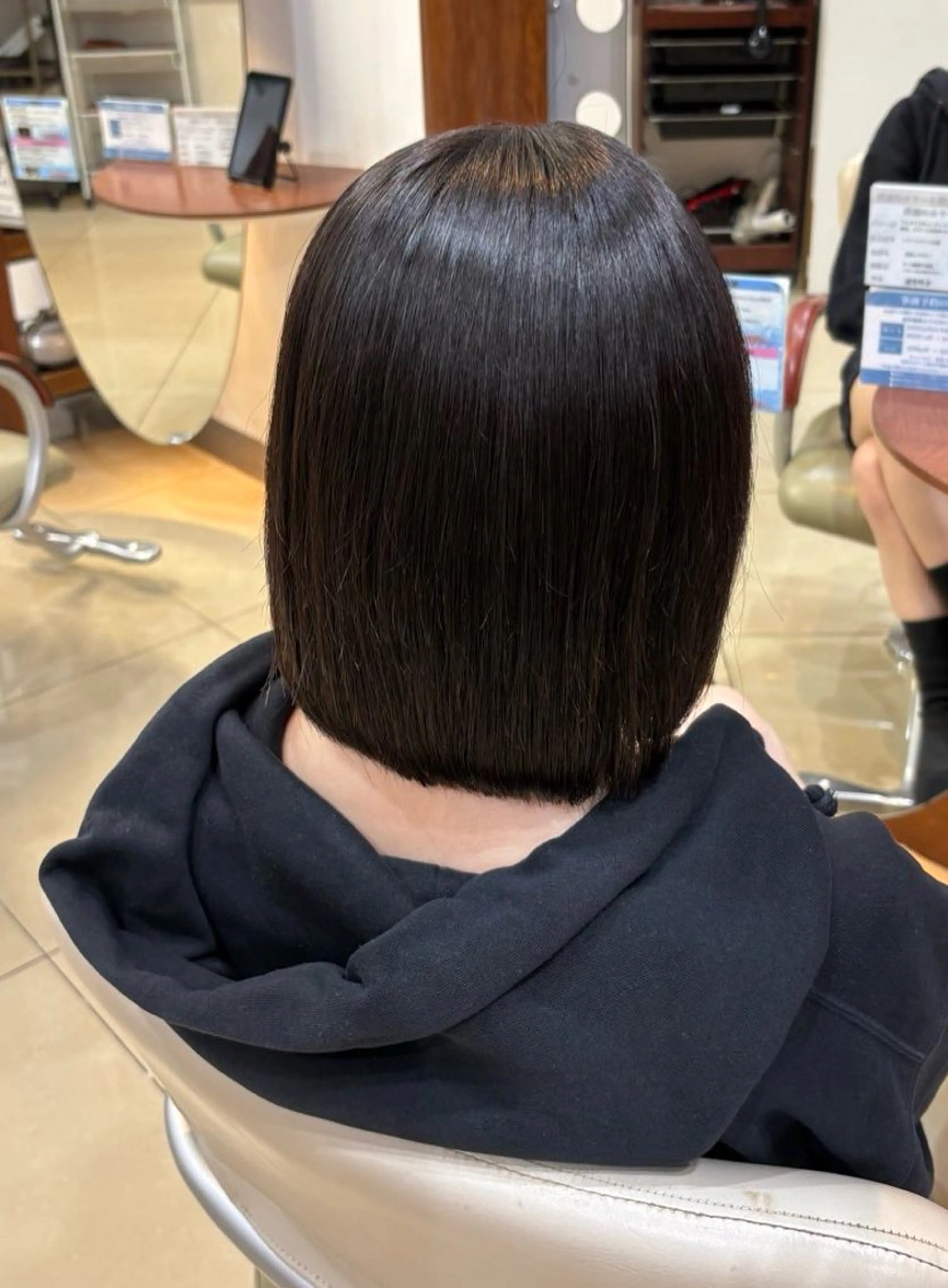 ミディアム 鵜野 惠帆のヘアスタイル