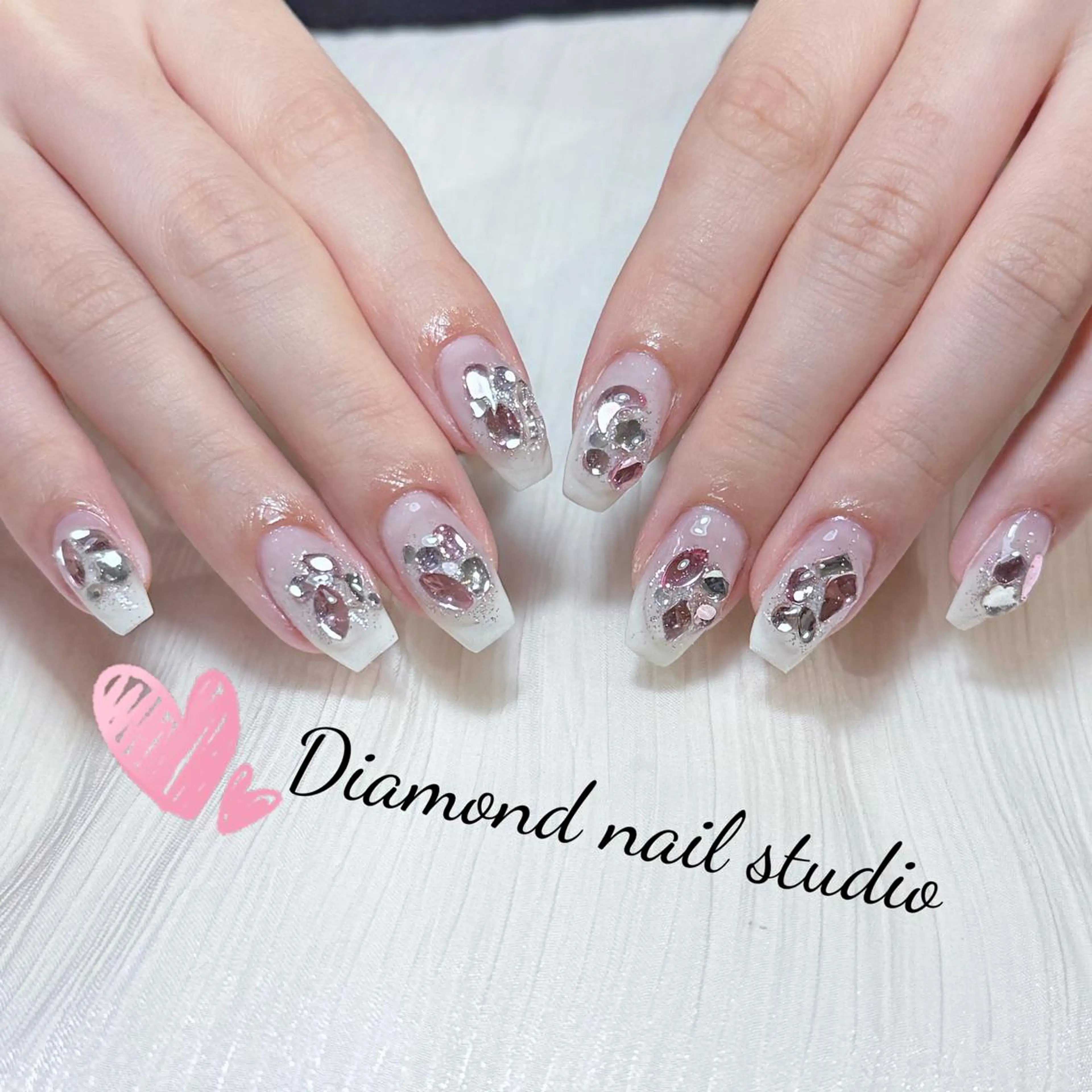 ネイル アートネイル オーロラネイル ガーリー キラキラネイル マグネットネイル DIAMOND 💅のネイルデザイン