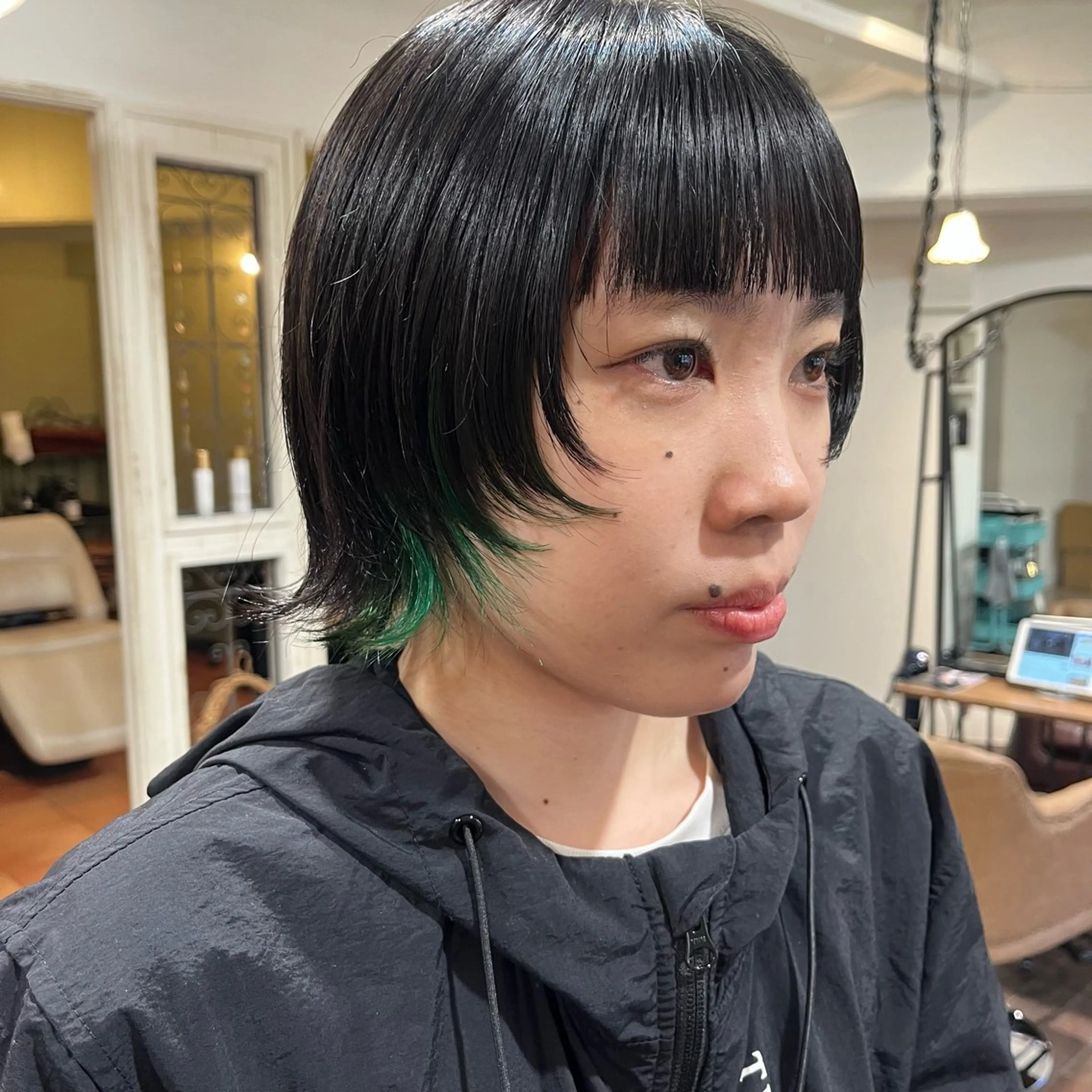 ショート カラー イヤリングカラー レイヤーカット パ ルのヘアスタイル