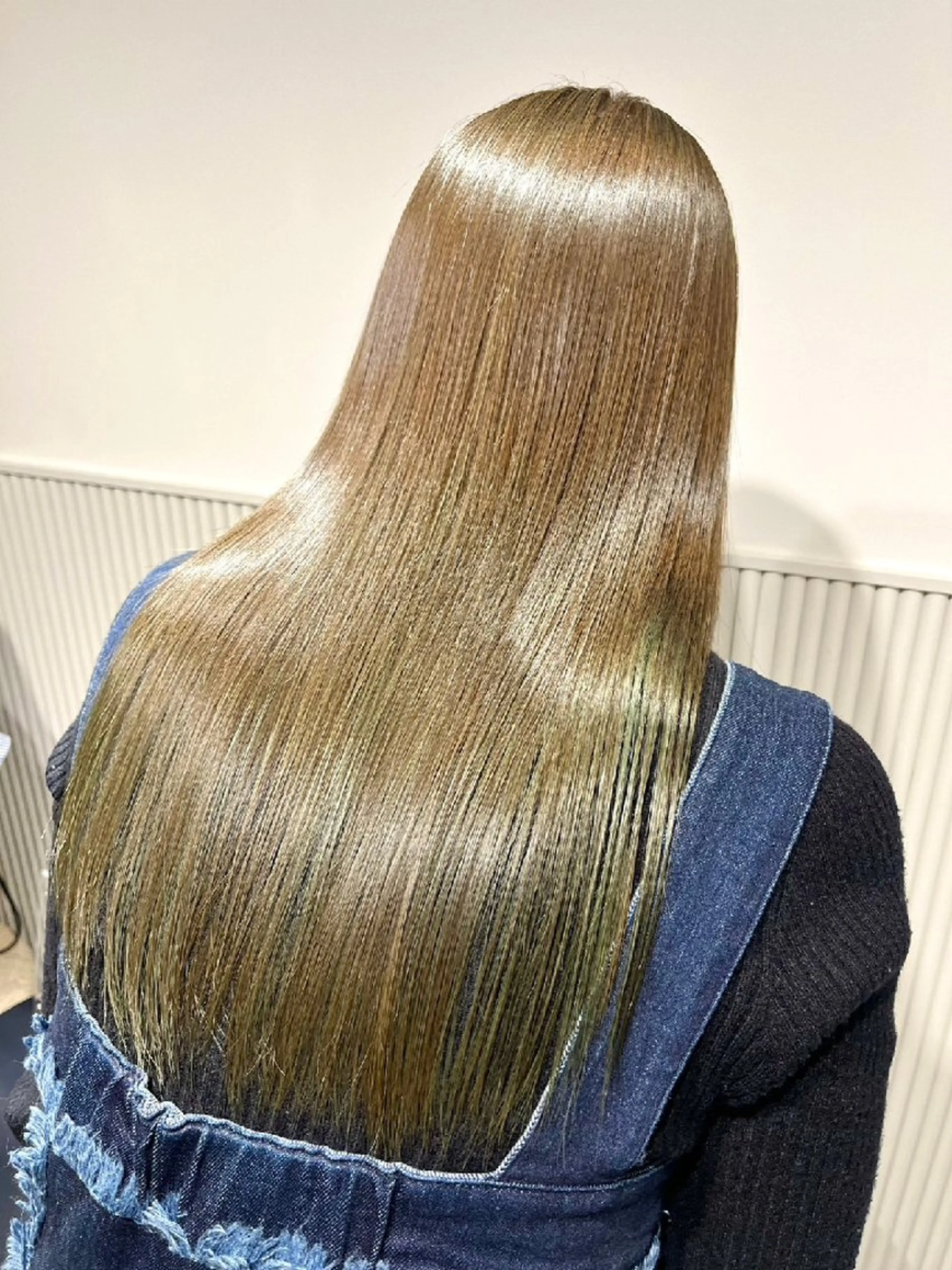 カラー LOVEST クロサカ ユウナのヘアスタイル