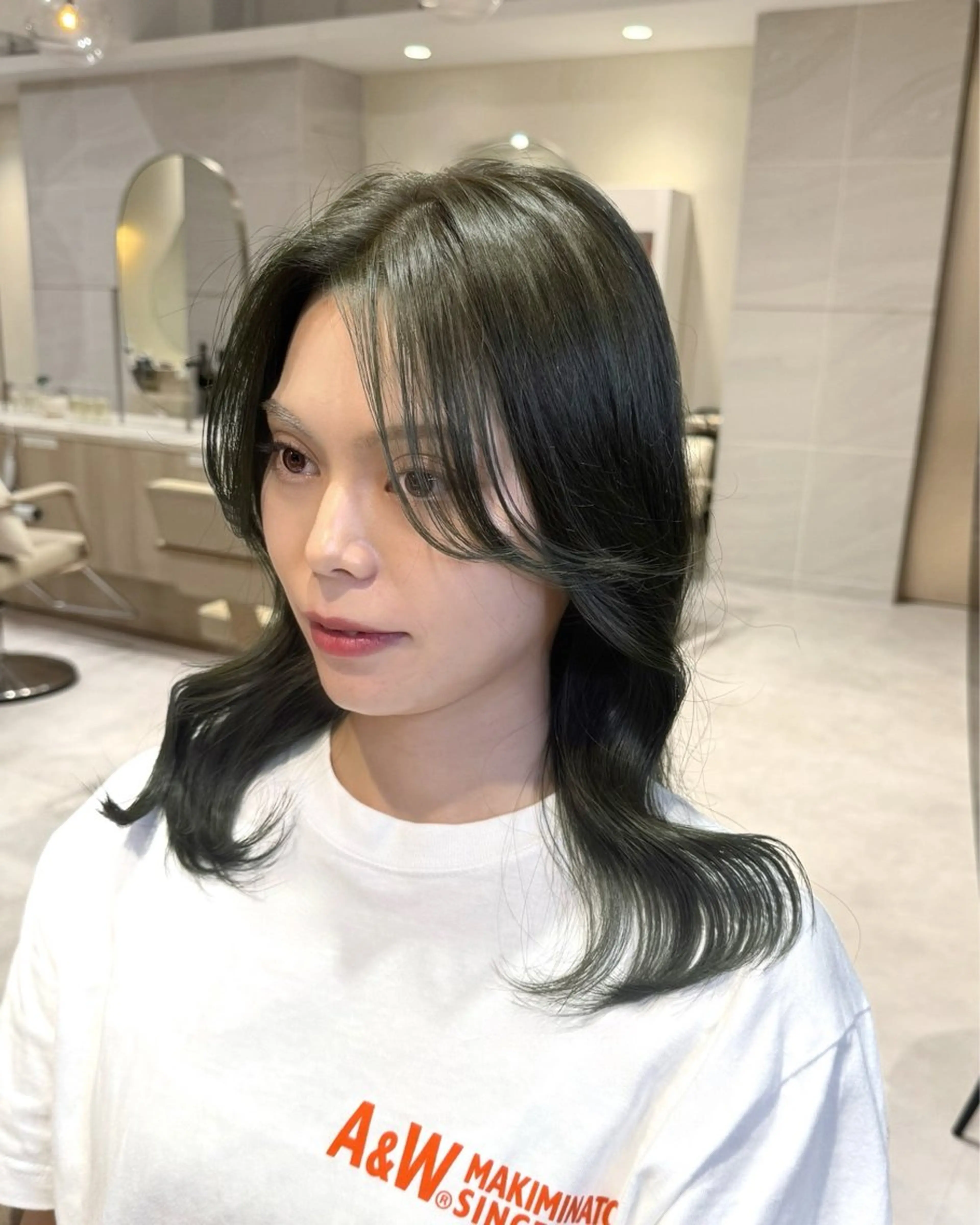 セミロング カラー グレージュ オリーブグレージュ オリーブグレー 韓国風ヘア カット ヘアカラー トリートメント ブリーチなしダブル カラー🧸🐺陽介のヘアスタイル