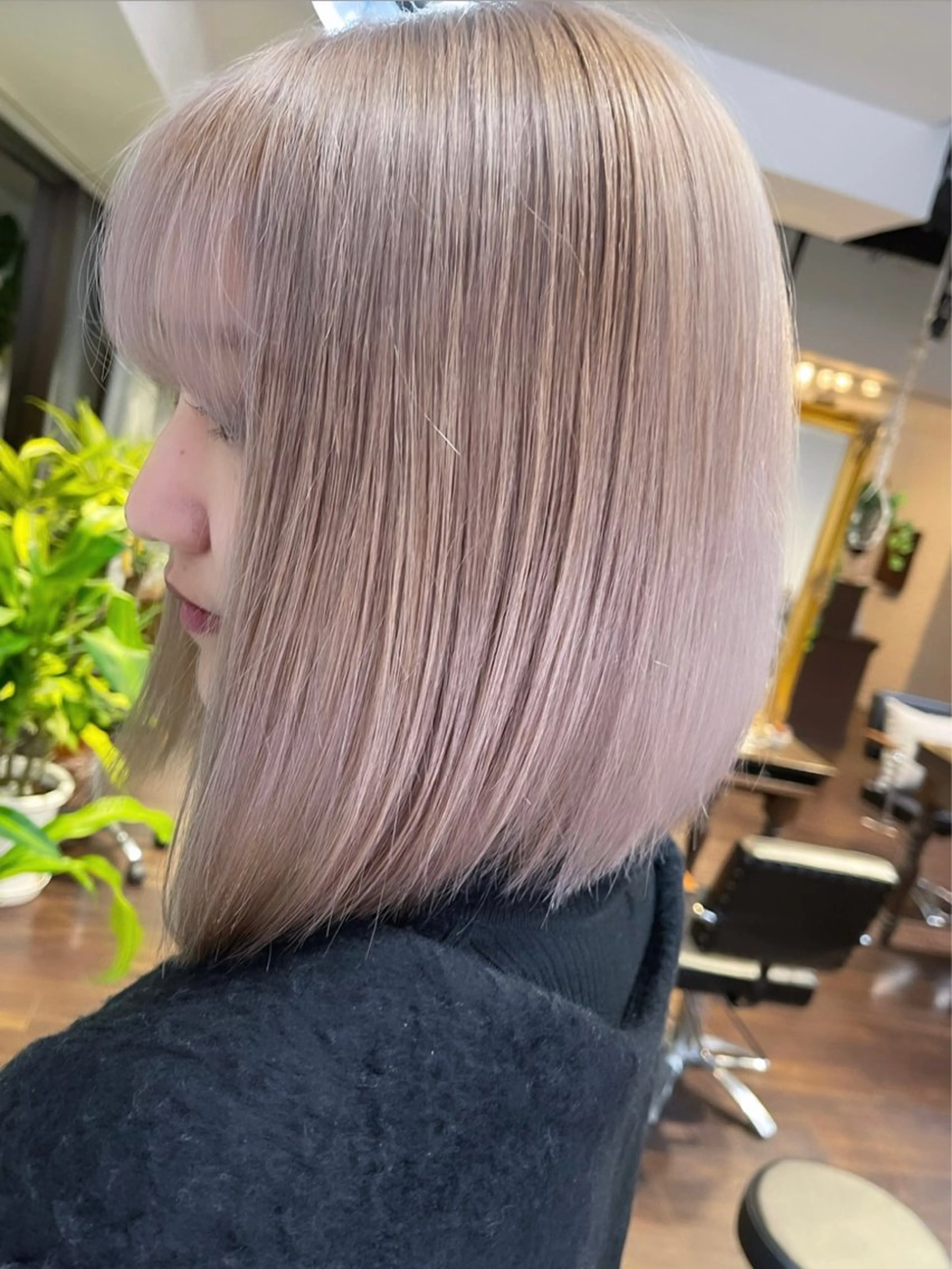 ミディアム カラー ヘアアレンジ ブリーチ ケアブリーチ ダブルカラー イヤリングカラー ハイトーンカラー カット ヘアカラー トリートメント 心斎橋ダブルカラー ボブ/レイヤーのヘアスタイル