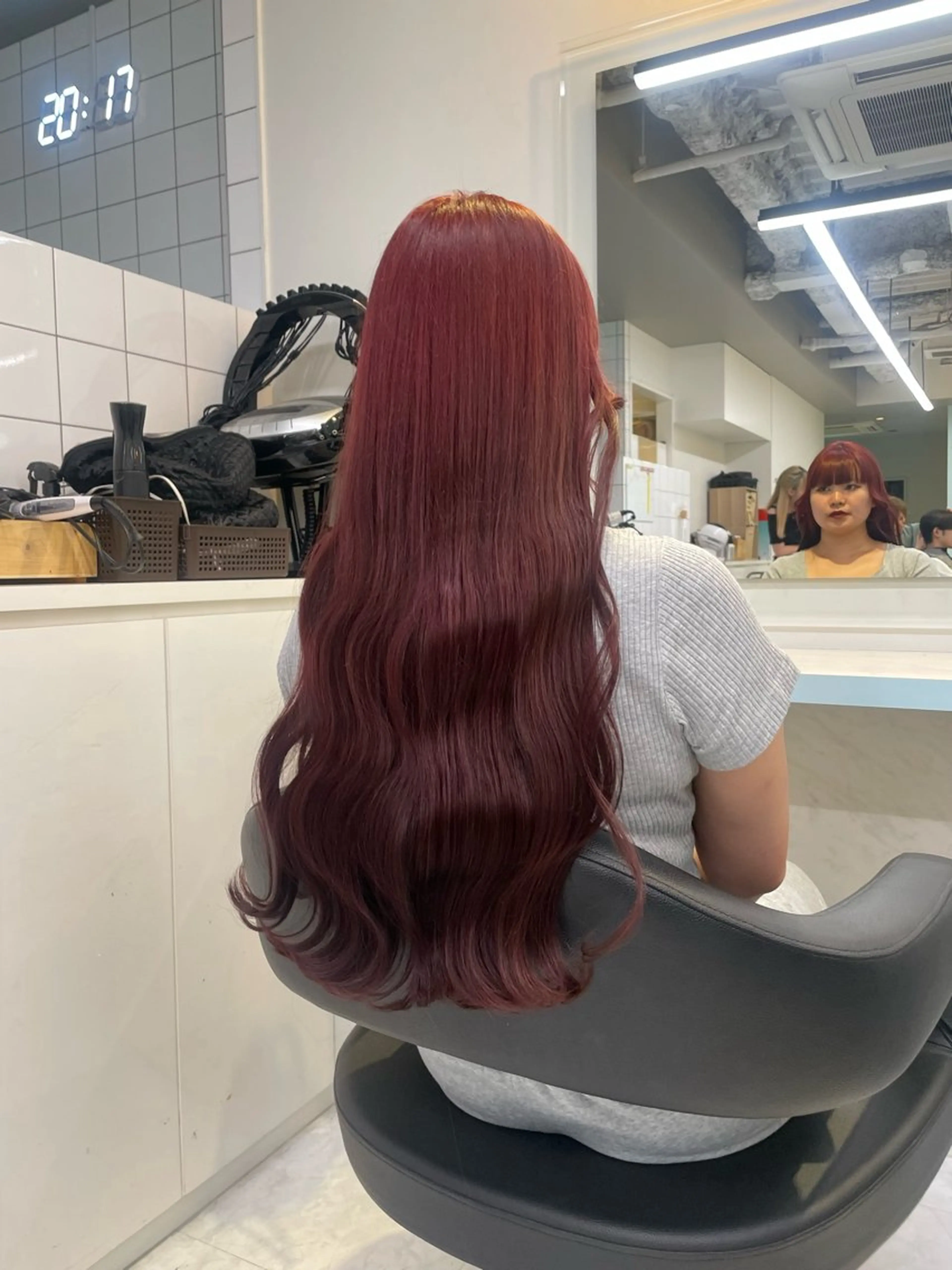 ロング カラー 透明感トレンドヘア 🎀なるみ🎀のヘアスタイル