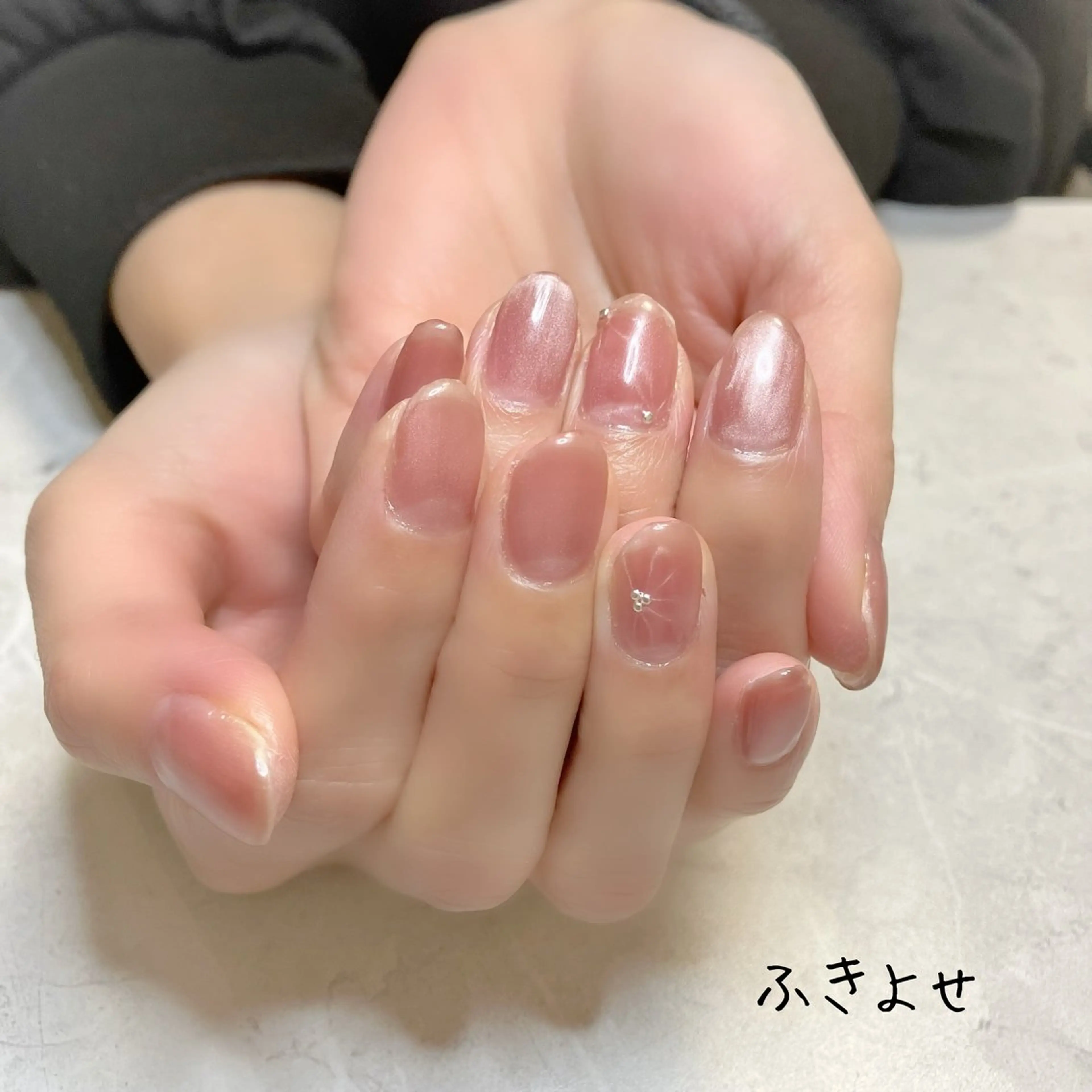 ネイル アートネイル マグネットネイル ワンカラーネイル ピンク ピンクベージュ ハンドネイル 白川 舞のネイルデザイン