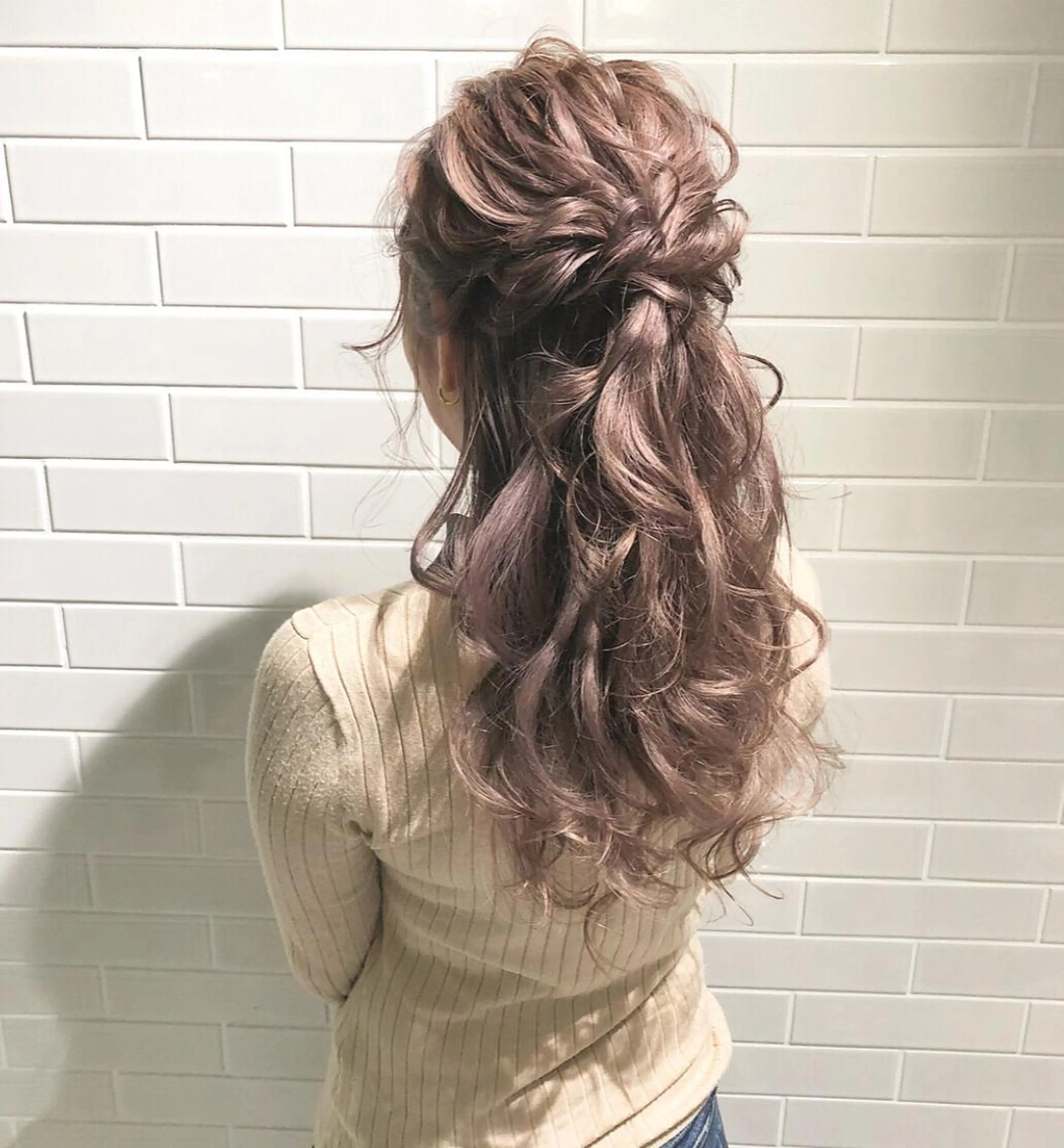 ロング カラー ヘアアレンジ ベージュカラー ブリーチ ケアブリーチ ラベンダーカラー ラベンダーベージュ autre所属・大久保 ひでなりのヘアスタイル