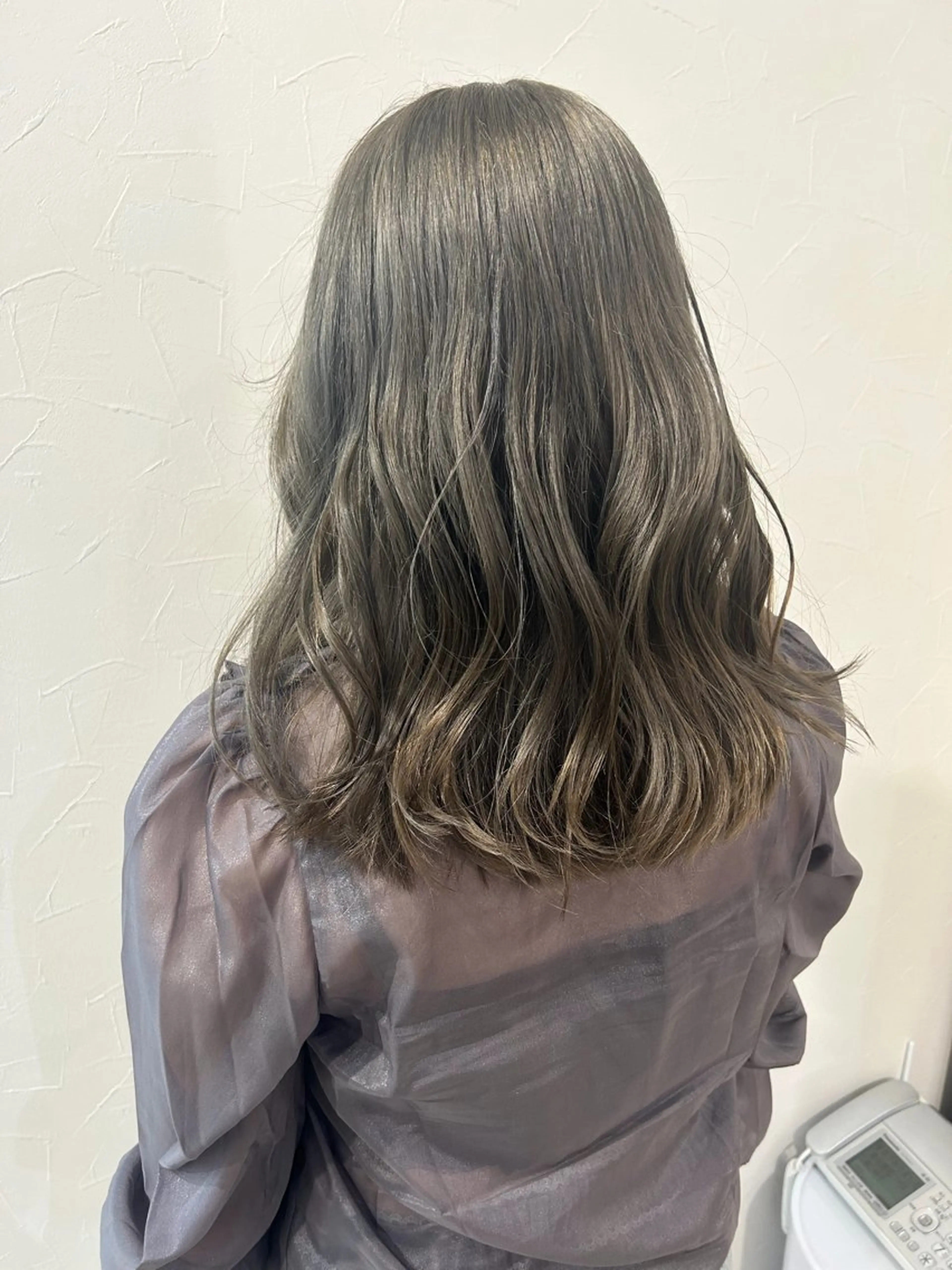 セミロング カラー ブリーチ 透明感カラー グレージュ オリーブグレージュ オリーブグレー [lani ] konatsuのヘアスタイル