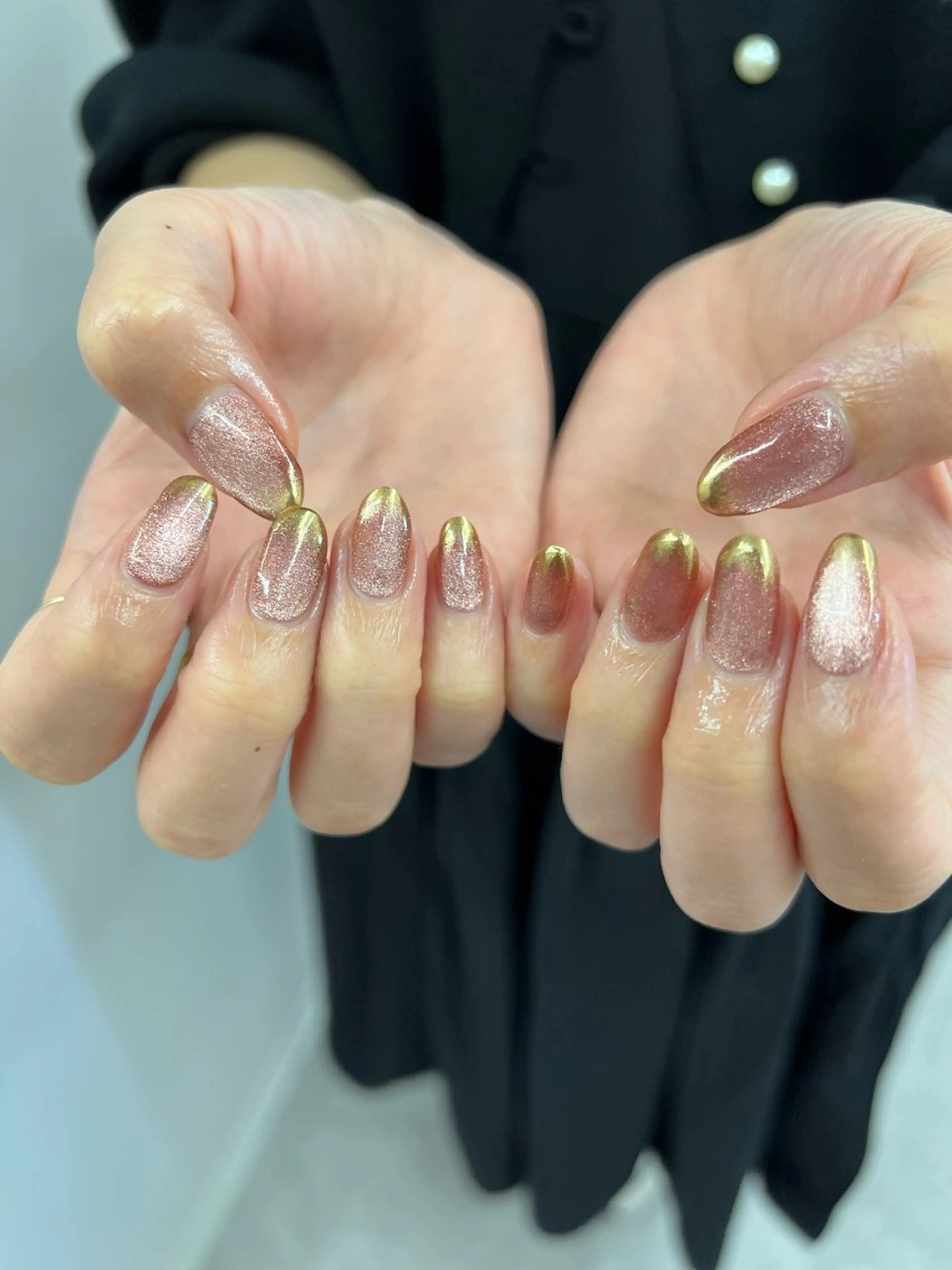 ネイル ボルドー ジェルネイル ゴールド 韓国ネイル マグネットネイル ハンドネイル ハンドケア Bana_ Nailのネイルデザイン