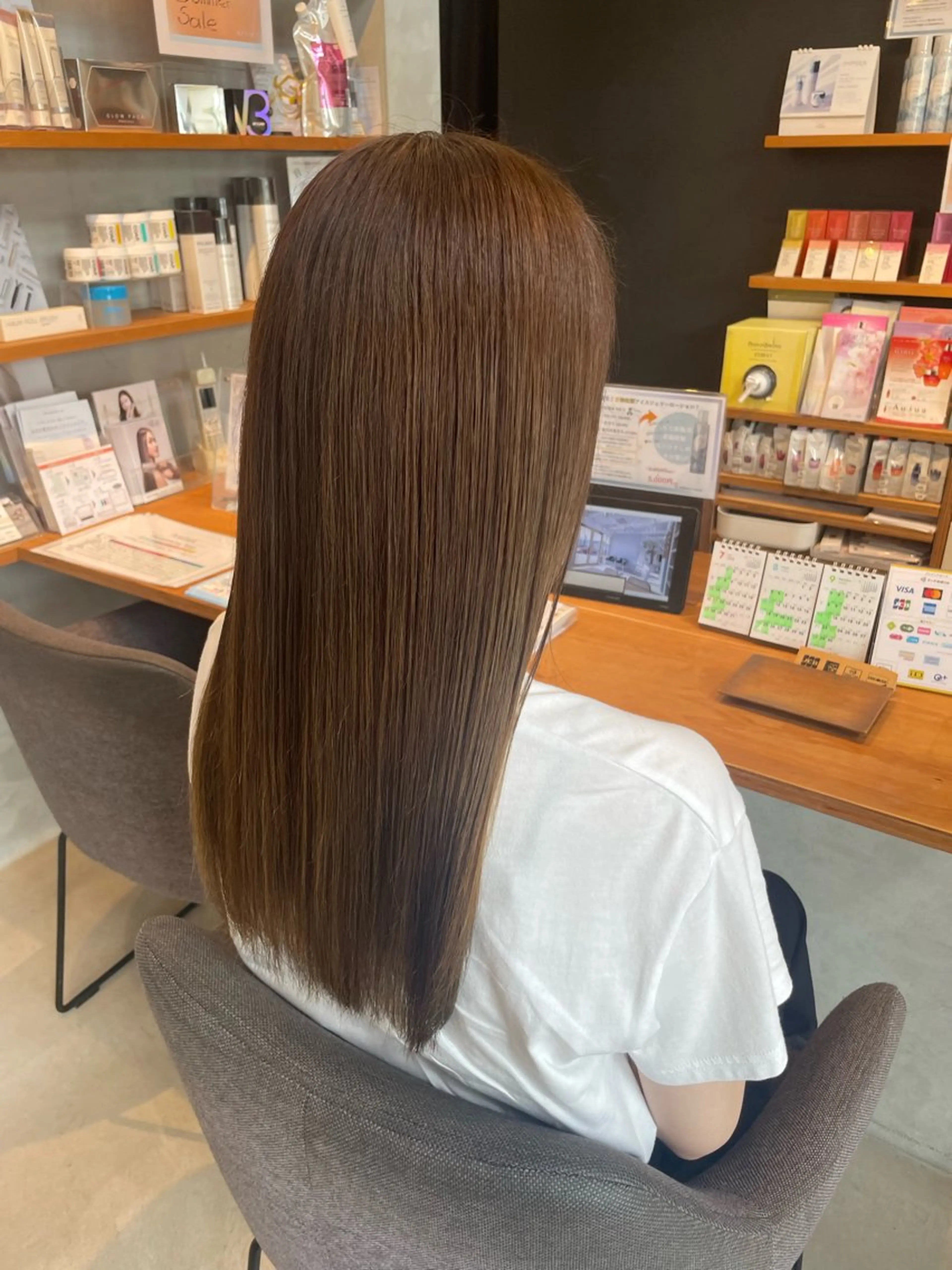 ロング カラー ベージュカラー オリーブベージュ ヘアカラー 笹川 桃歌のヘアスタイル
