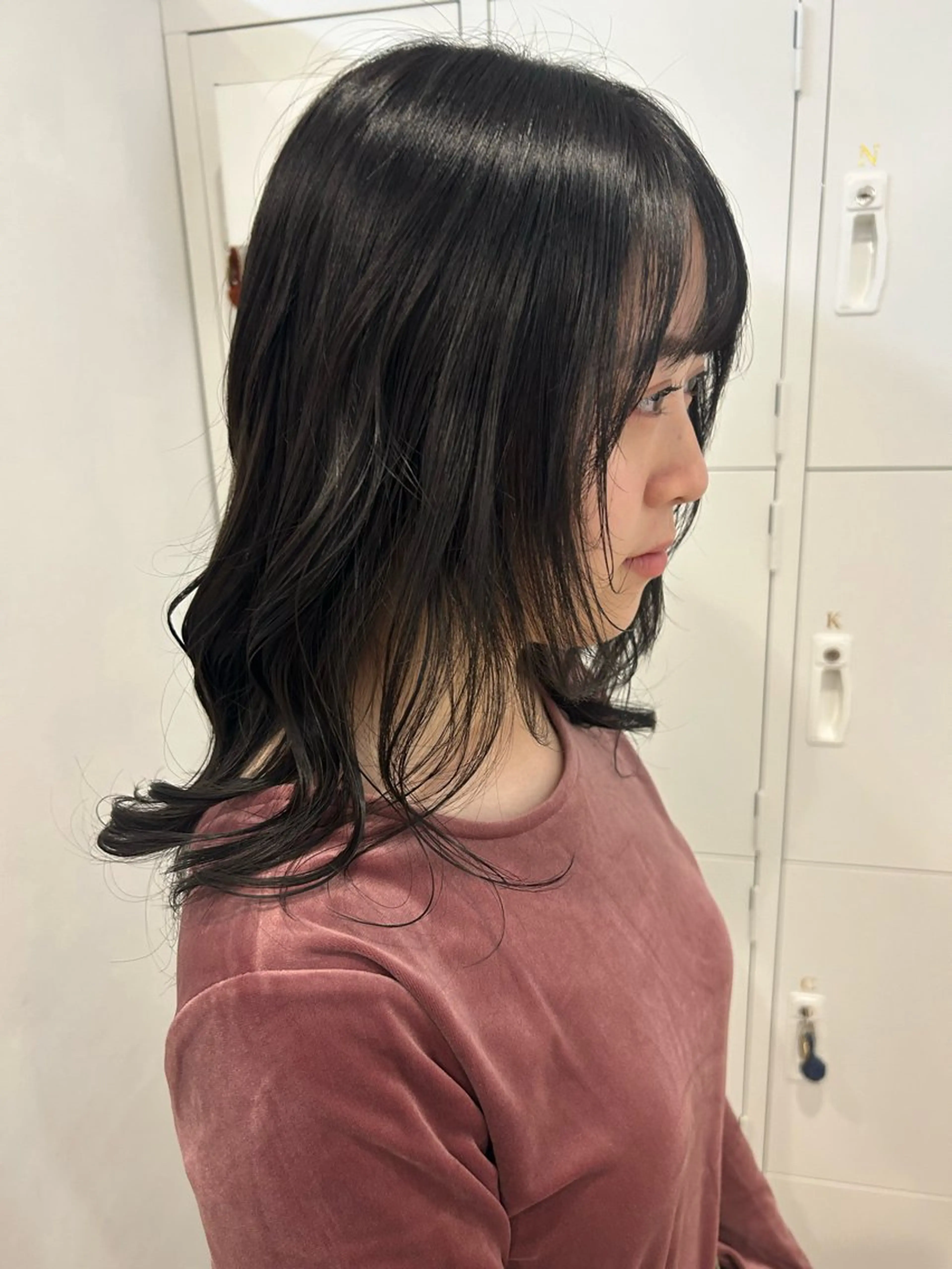ミディアム 顔周りカット レイヤーカット オリーブ/ ナカミネアキナのヘアスタイル
