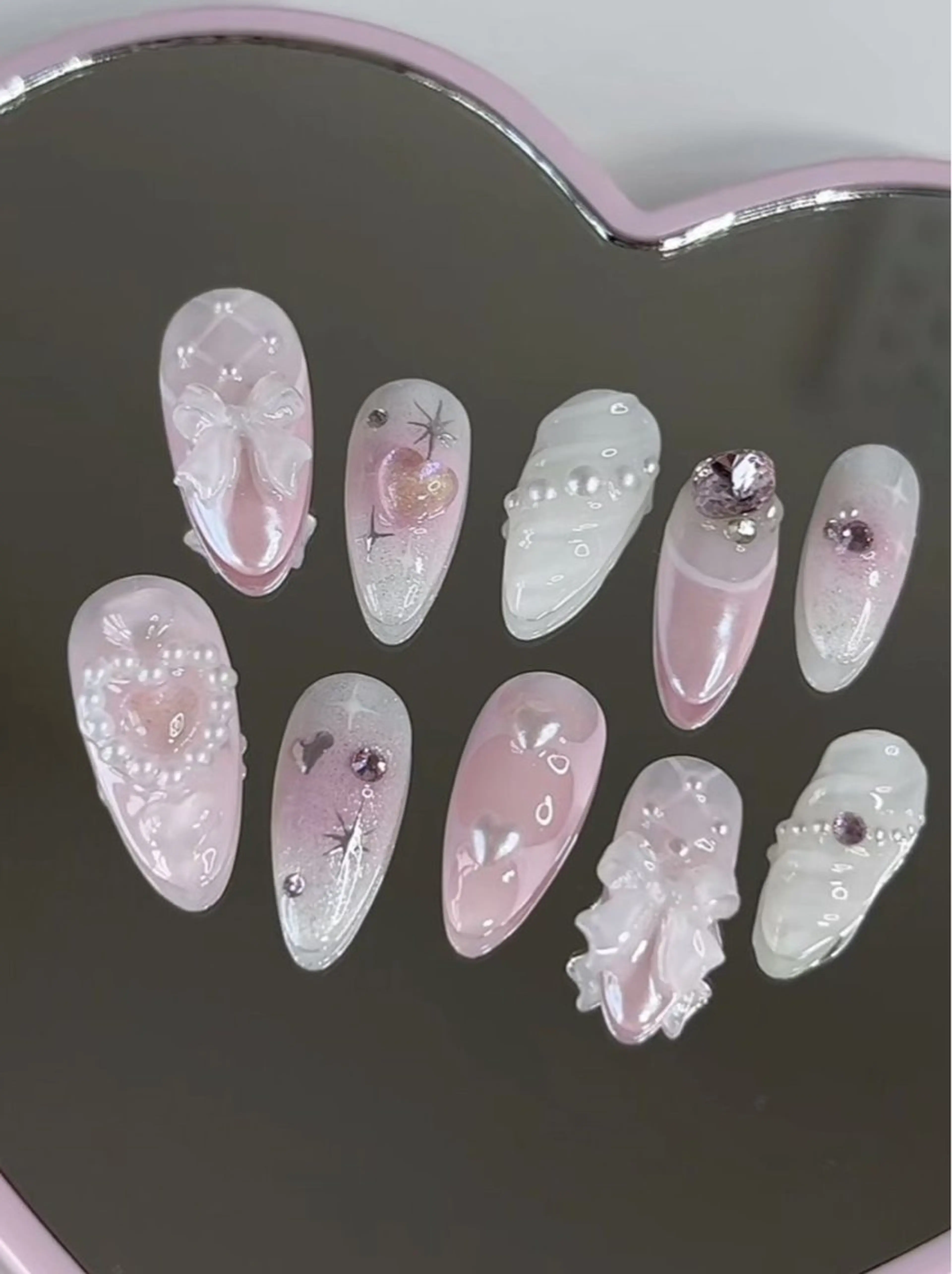 ネイル チークネイル ジェルネイル 韓国ネイル マグネットネイル パラジェル ハンドネイル Mai Beauty To  Toのネイルデザイン