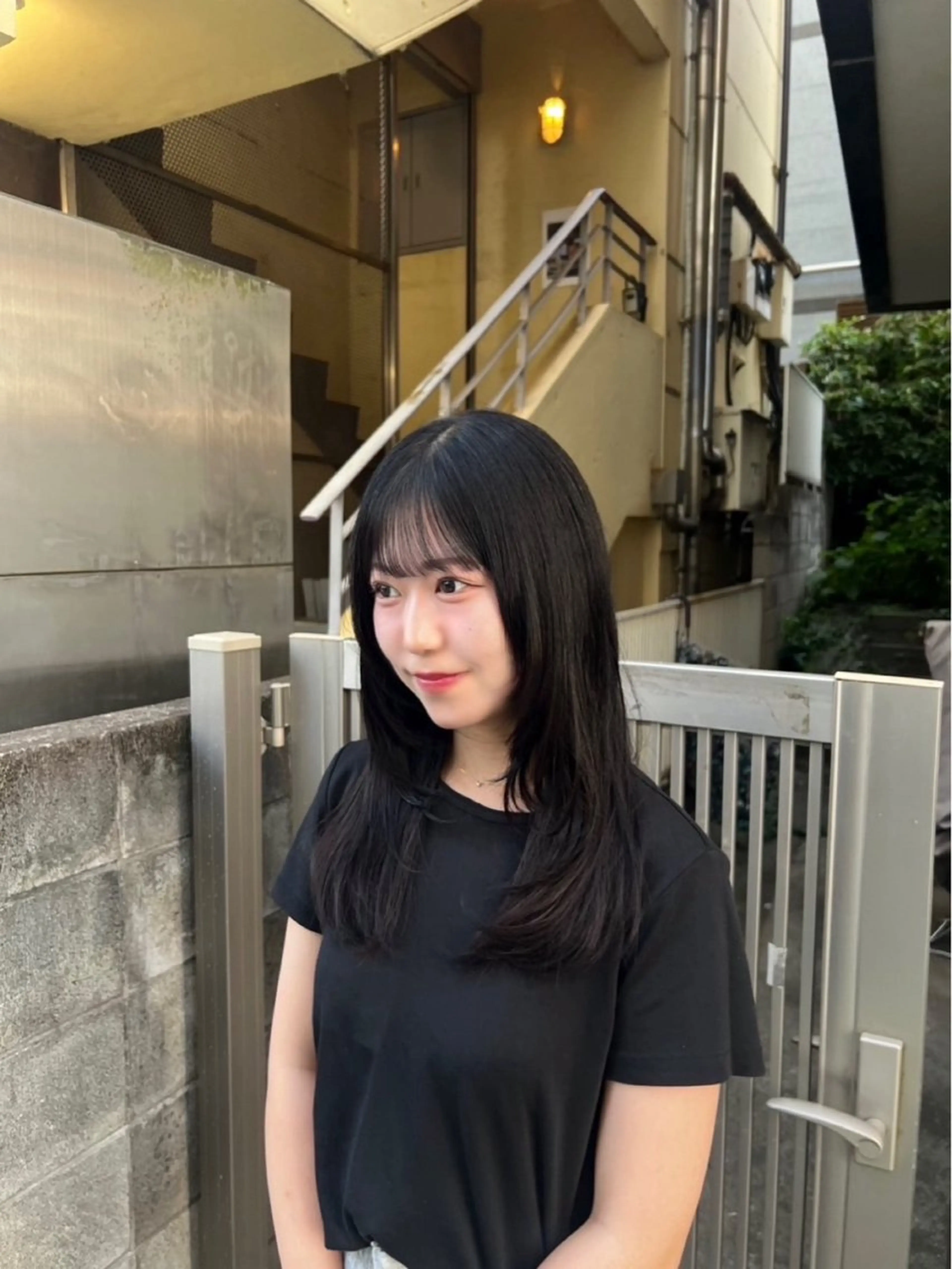 ミディアム 北見 桃夏のヘアスタイル