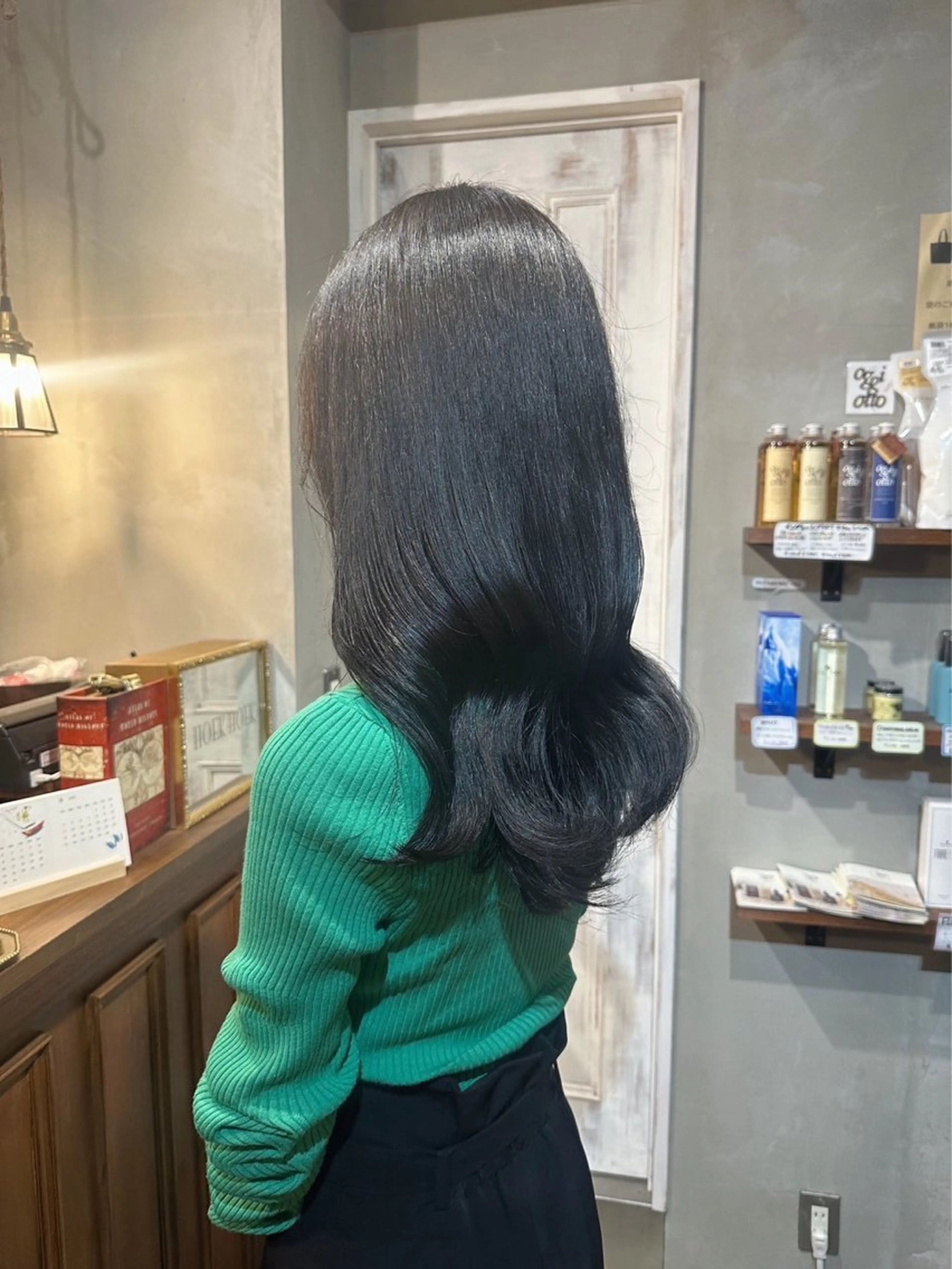 ロング カラー ヘアアレンジ 黒髪 ネイビーカラー saya 🧸 カット/縮毛矯正のヘアスタイル